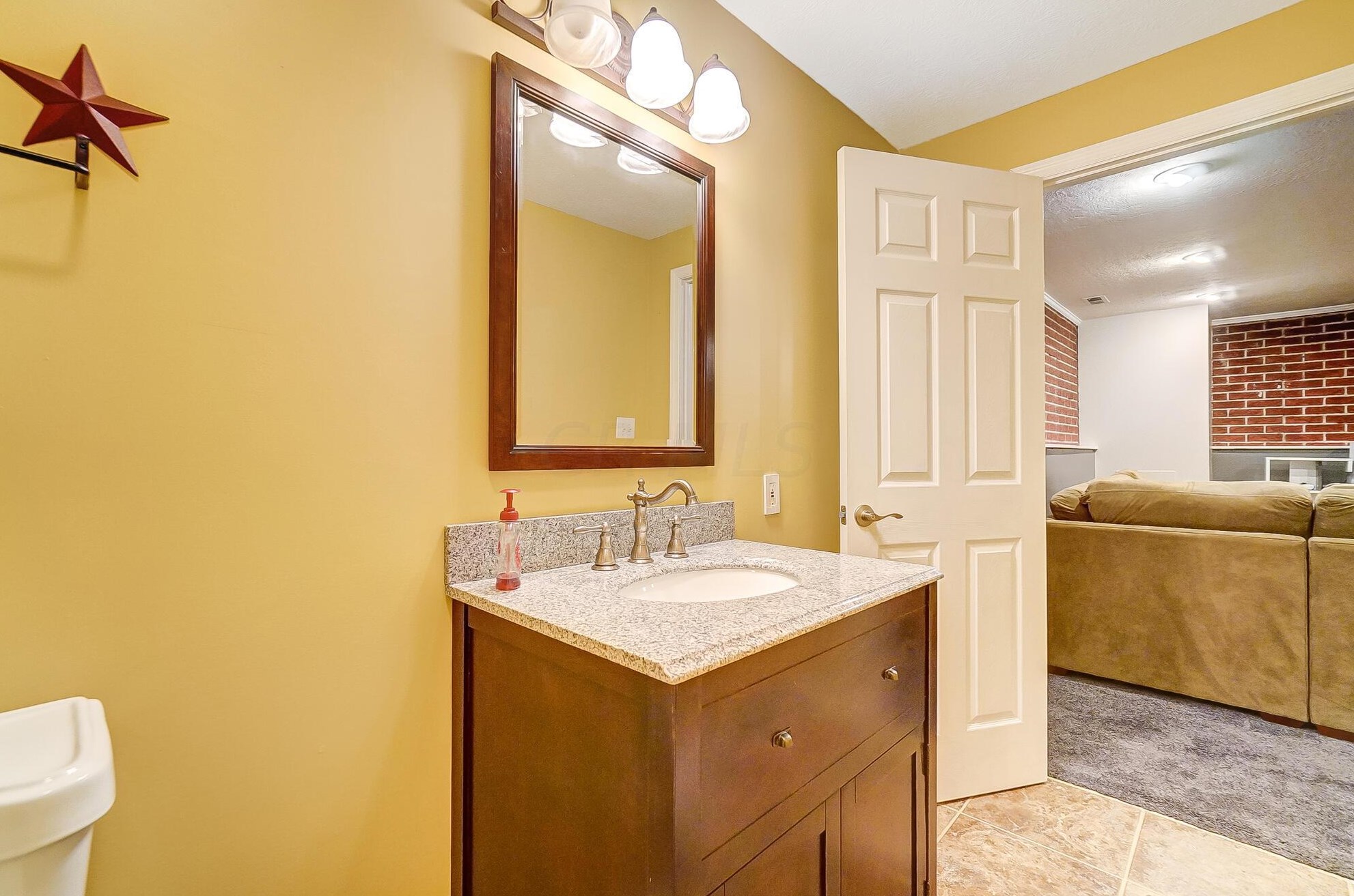 6463 Gossamer Ct, Westerville OH  43081-8242 exterior