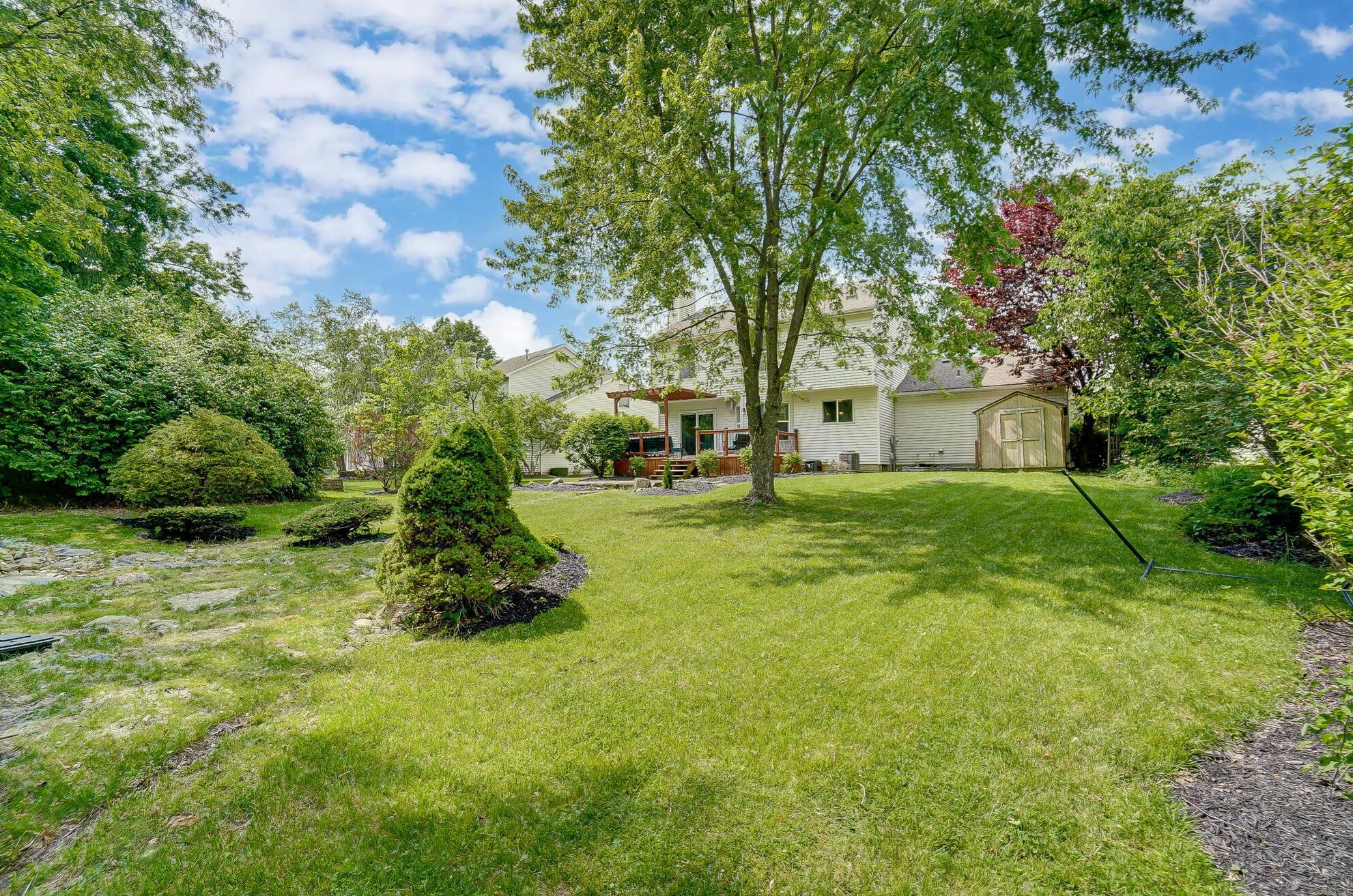 6463 Gossamer Ct, Westerville OH  43081-8242 exterior