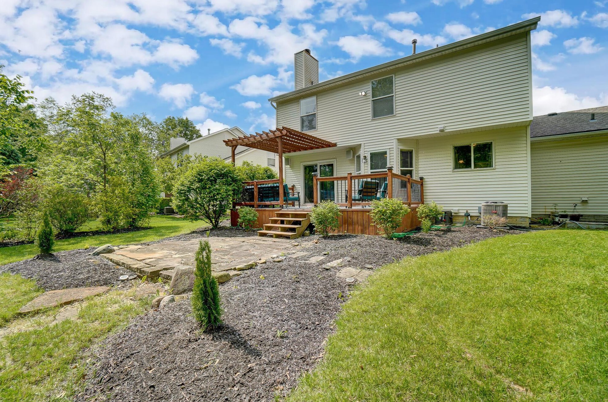 6463 Gossamer Ct, Westerville OH  43081-8242 exterior