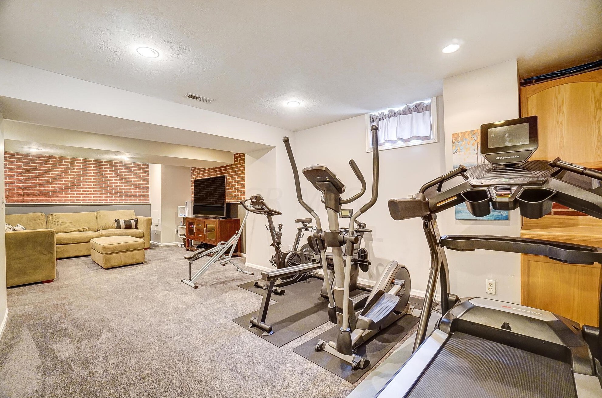 6463 Gossamer Ct, Westerville OH  43081-8242 exterior