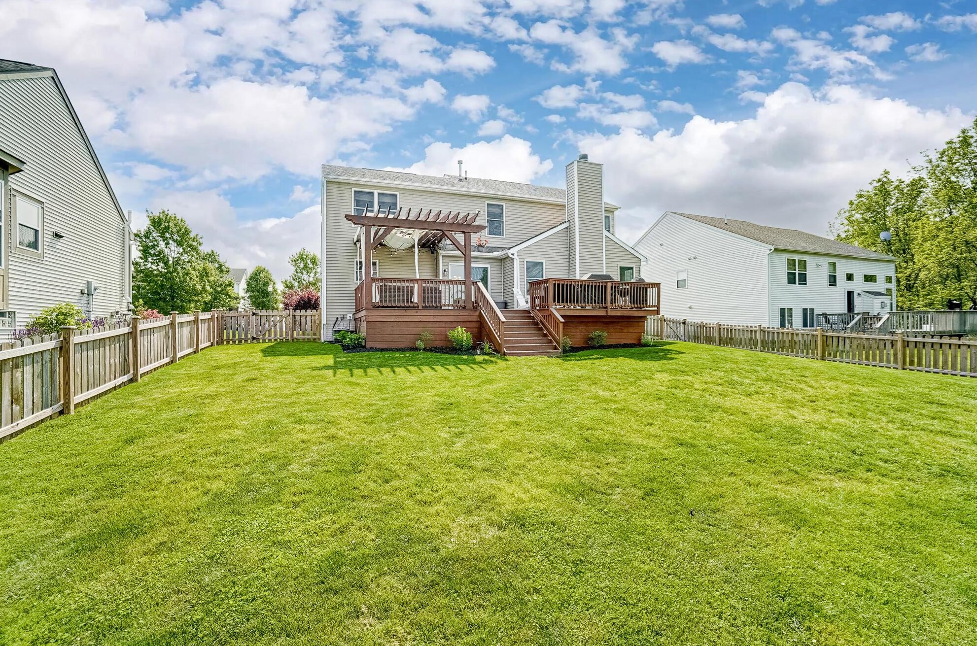 405 Amber Light Cir, Delaware OH  43015-5091 exterior