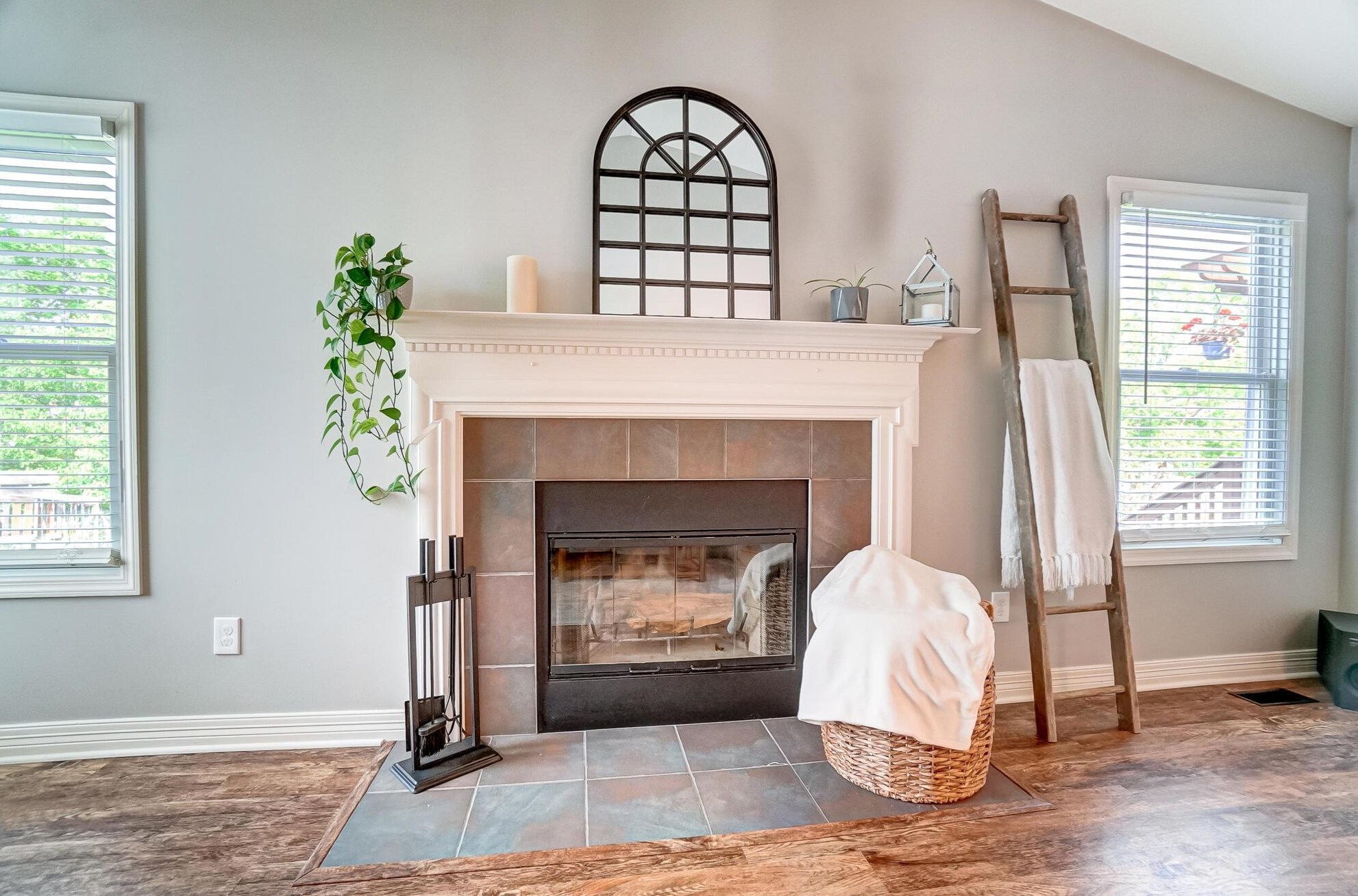 405 Amber Light Cir, Delaware OH  43015-5091 exterior