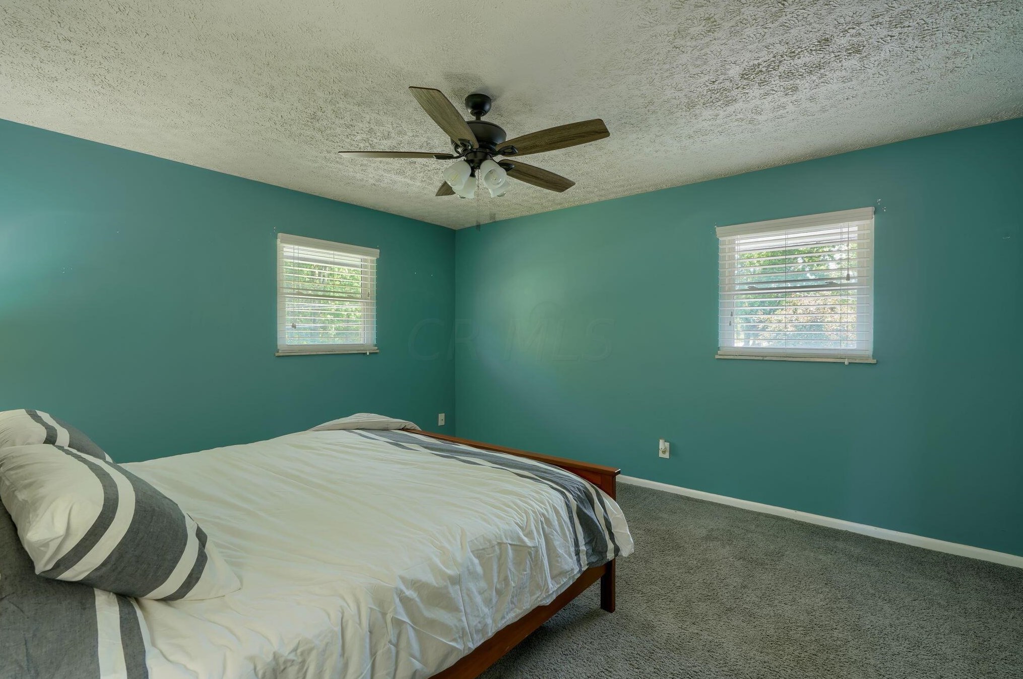 60 Savern Pl, Columbus OH  43230-3125 exterior