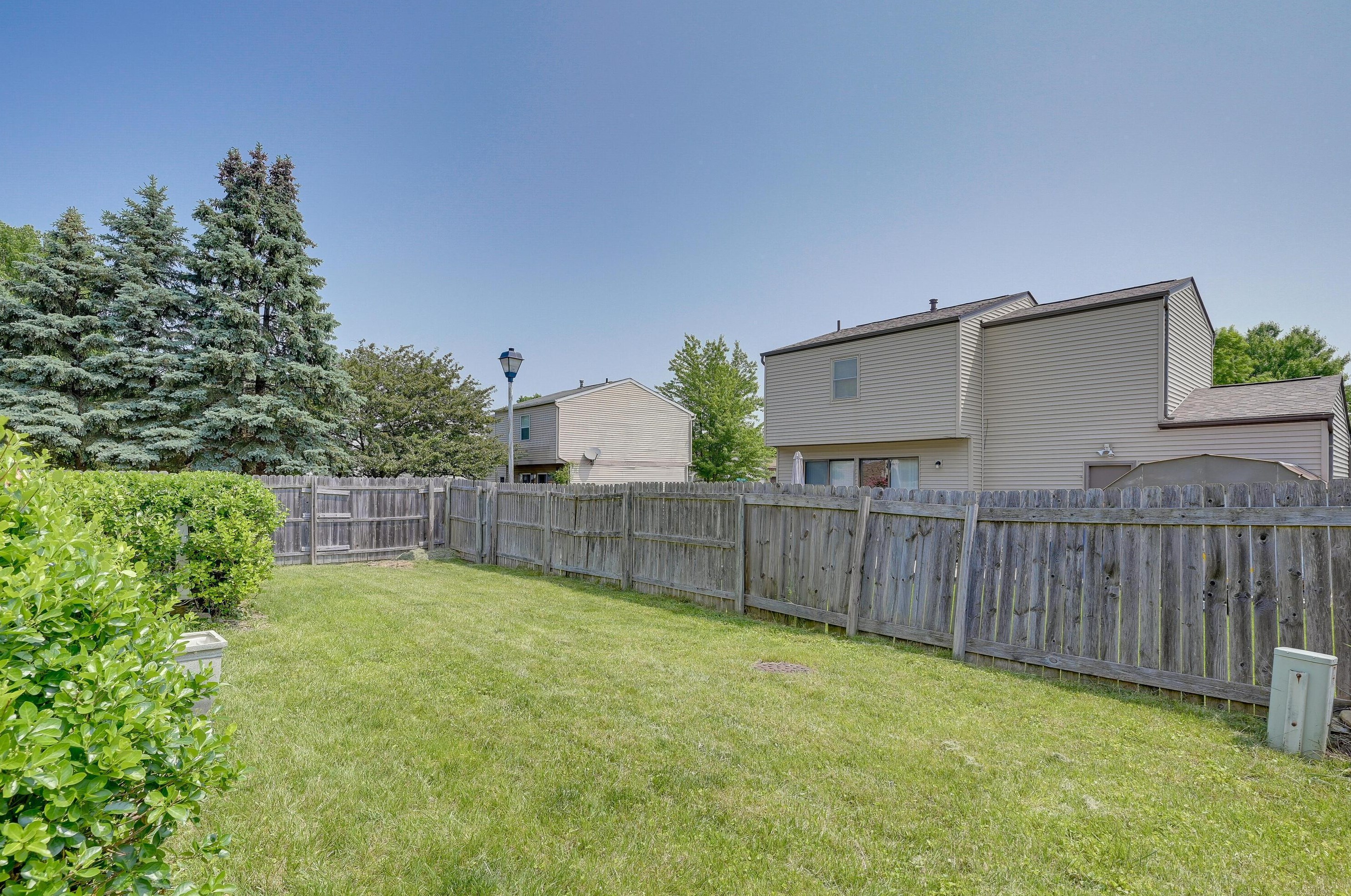 7634 Kelvinway Dr, Columbus OH 43085-5304 exterior