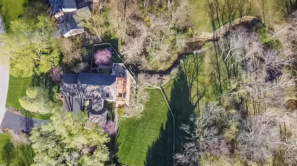 7564 Heatherwood Dr, Cnl Wnchstr OH  43110-8916 exterior