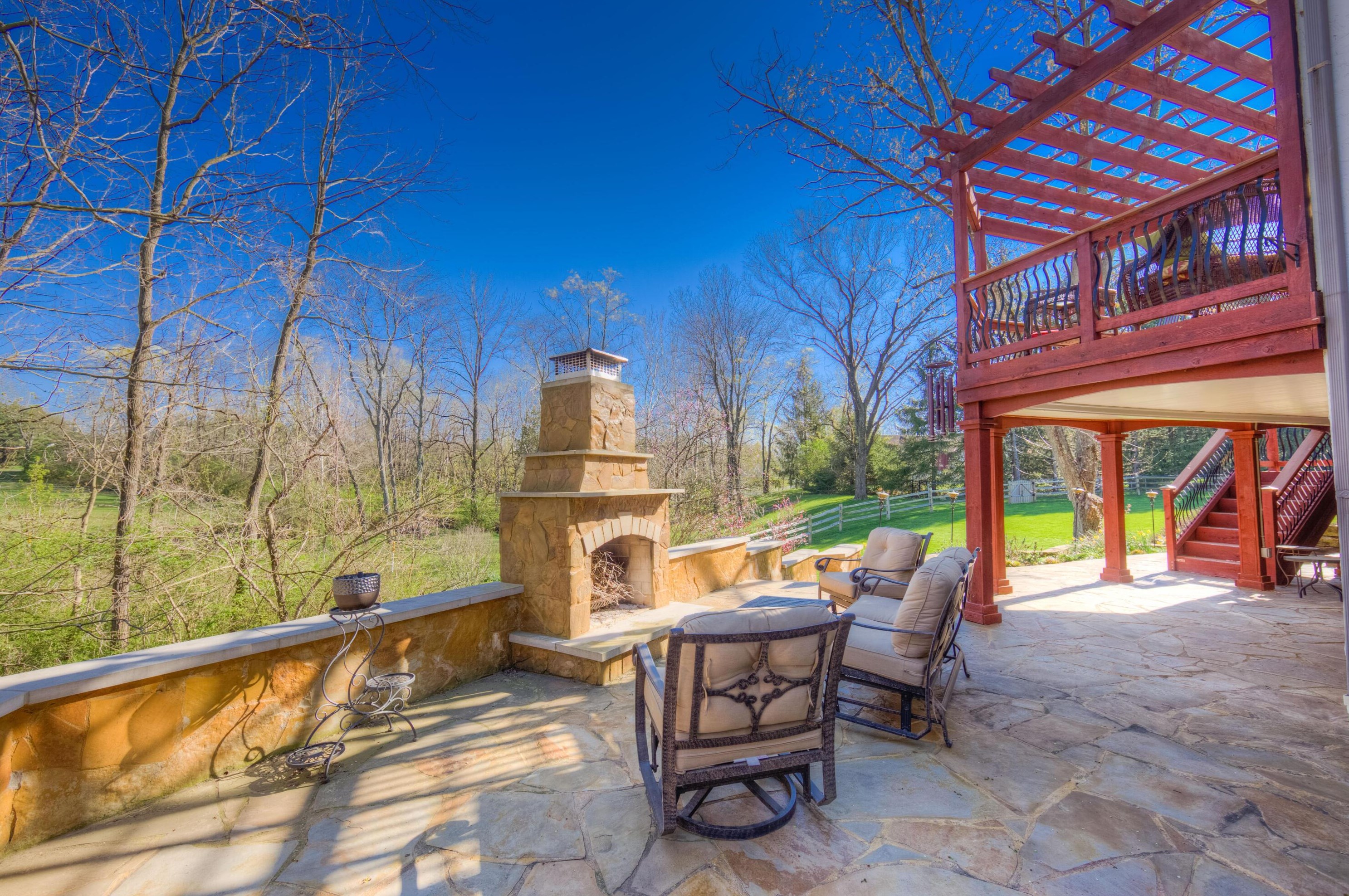 7564 Heatherwood Dr, Cnl Wnchstr OH  43110-8916 exterior