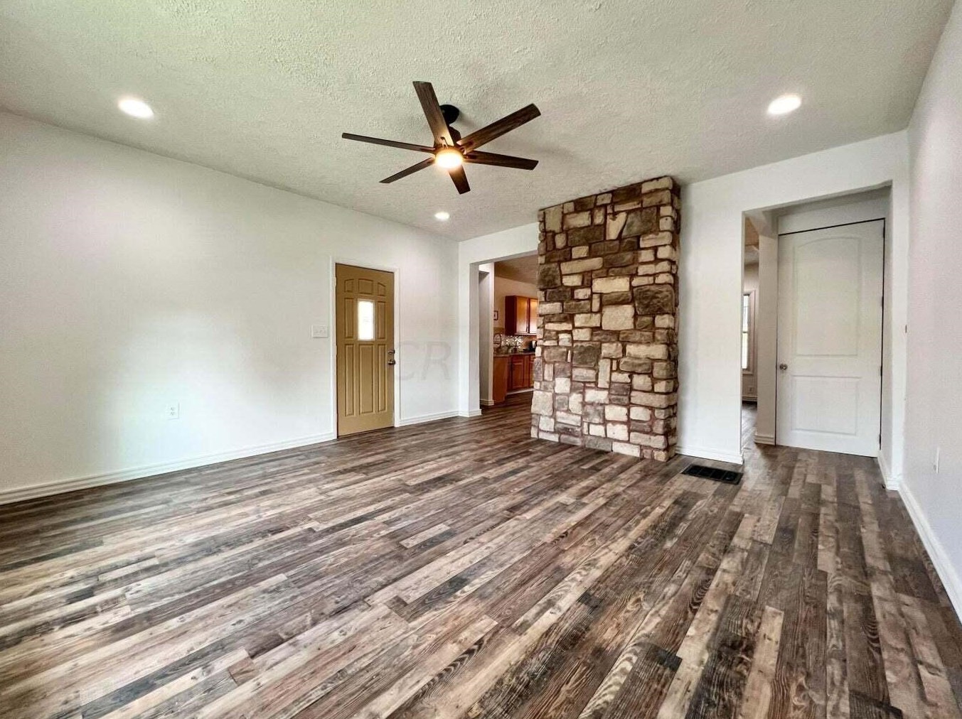 106 Oakley Ave, Columbus OH  43204-3214 exterior