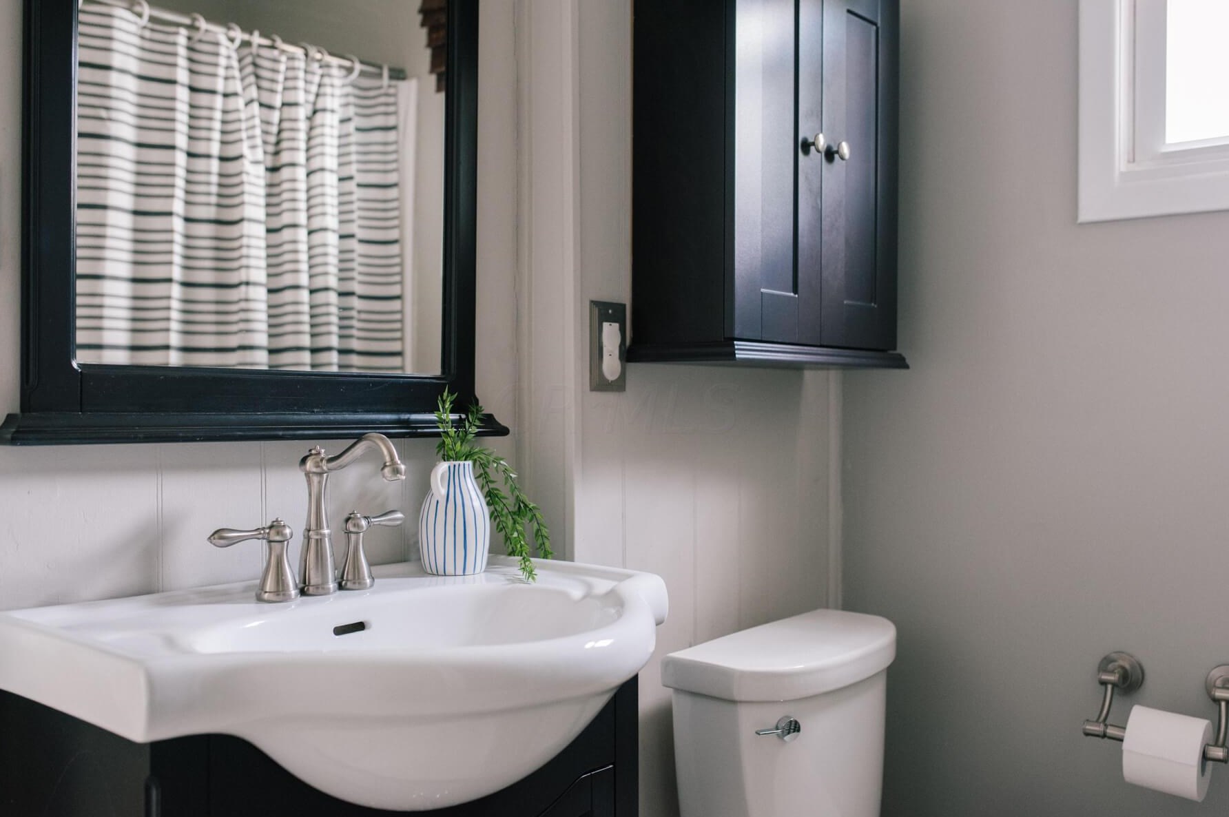 812 Gladden Rd, Columbus OH 43212-3811 exterior