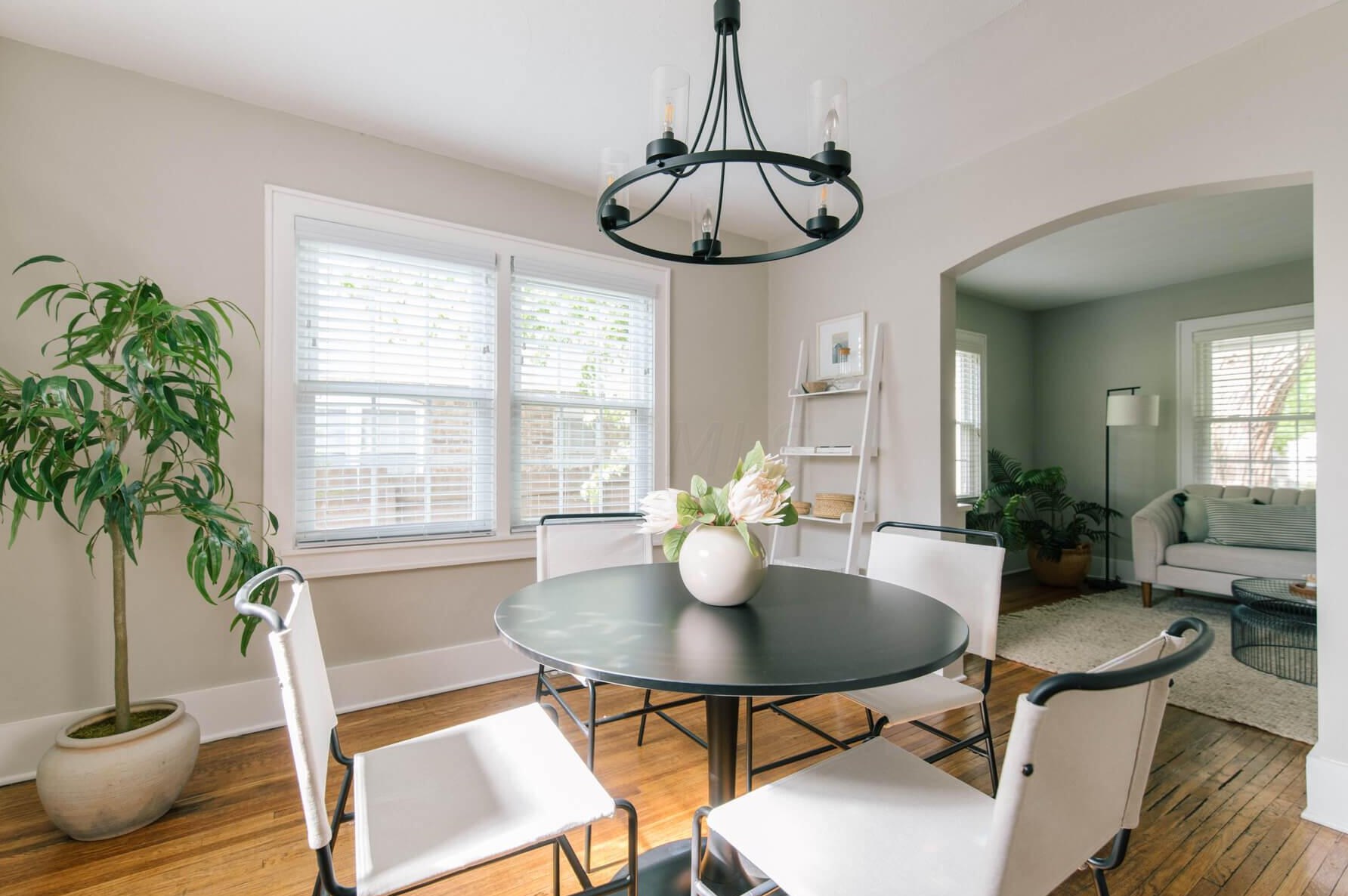 812 Gladden Rd, Columbus OH 43212-3811 exterior