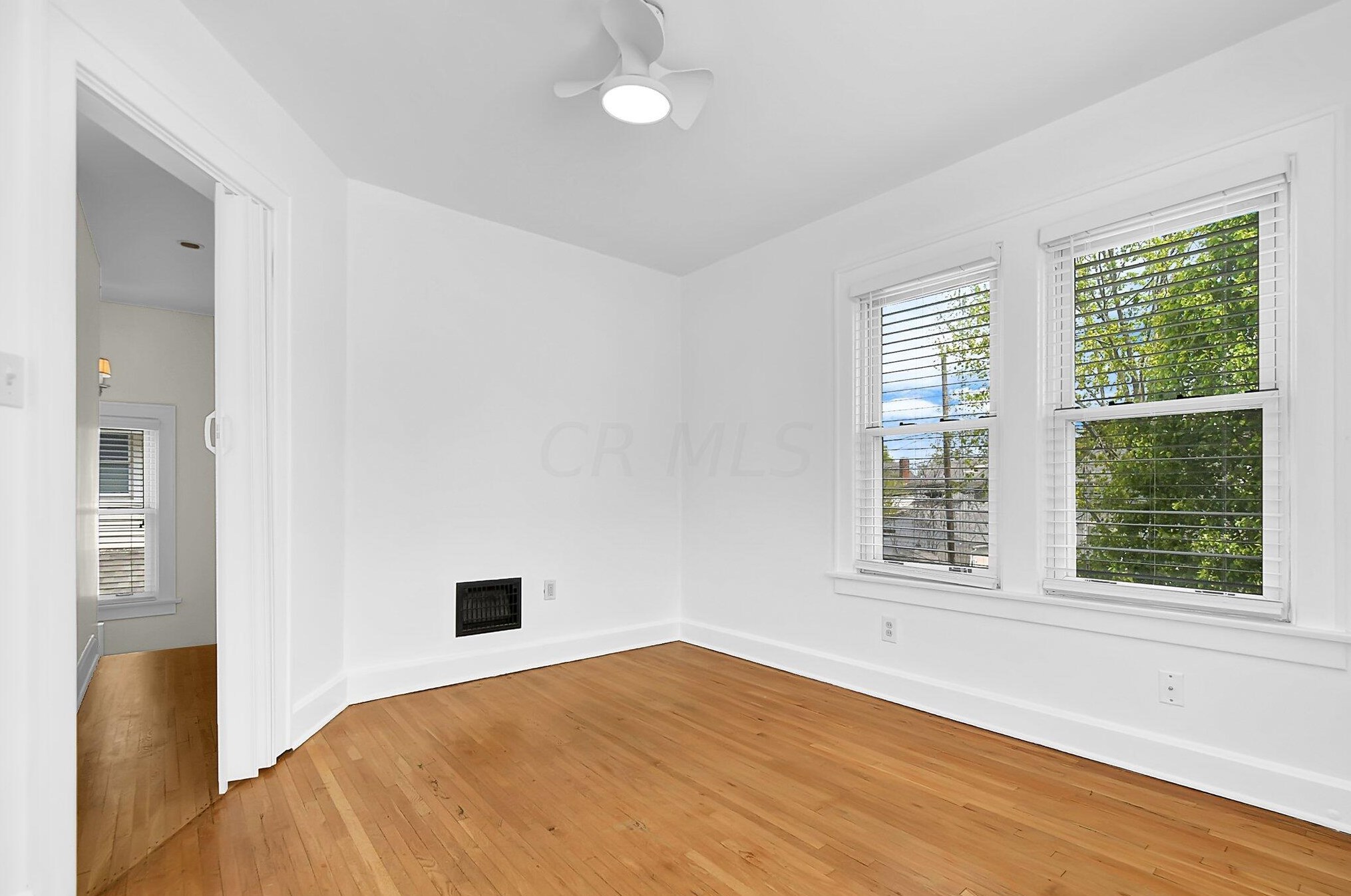 492 Hilltonia Ave, Columbus OH 43223-1611 exterior