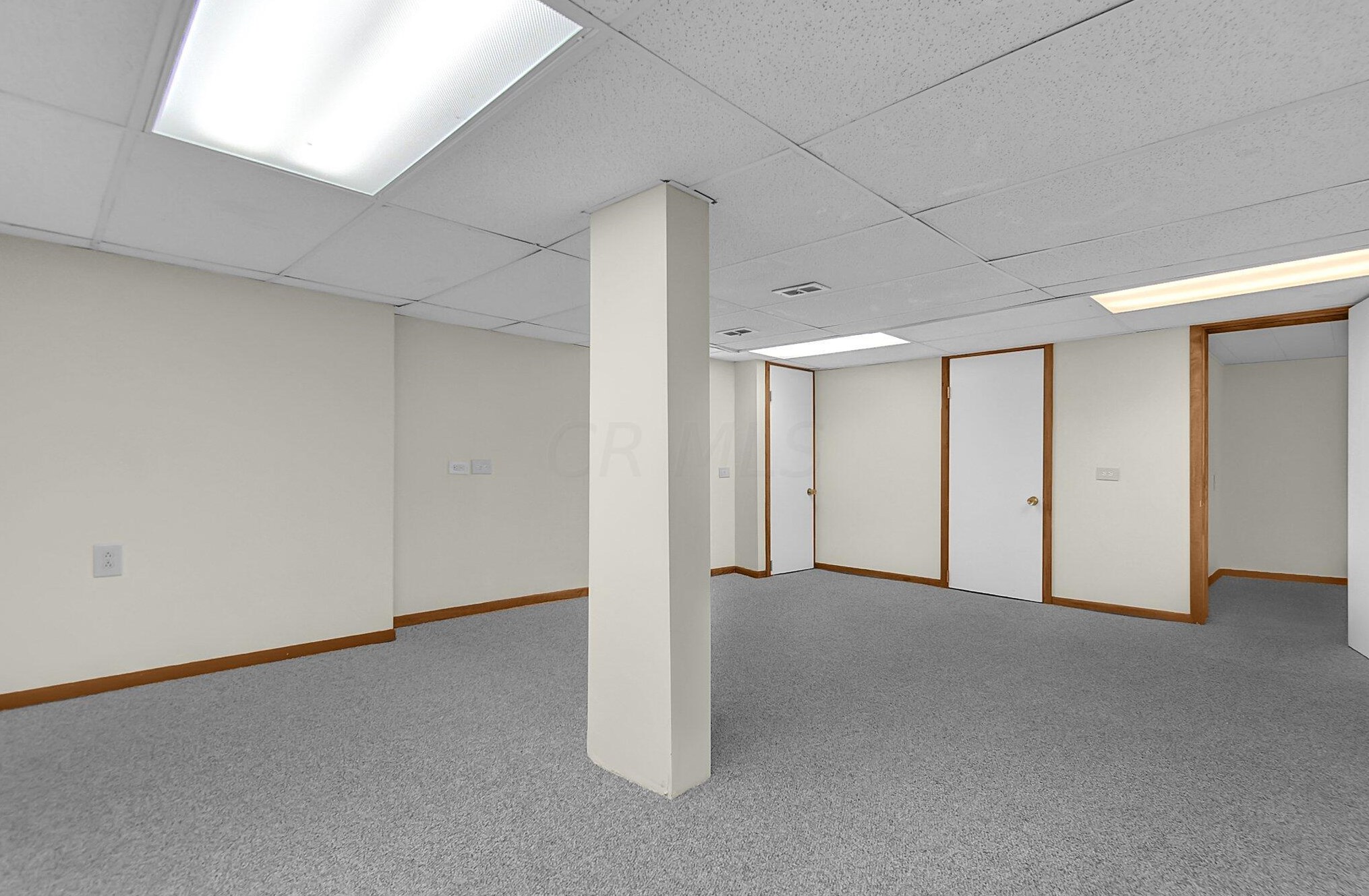 492 Hilltonia Ave, Columbus OH 43223-1611 exterior