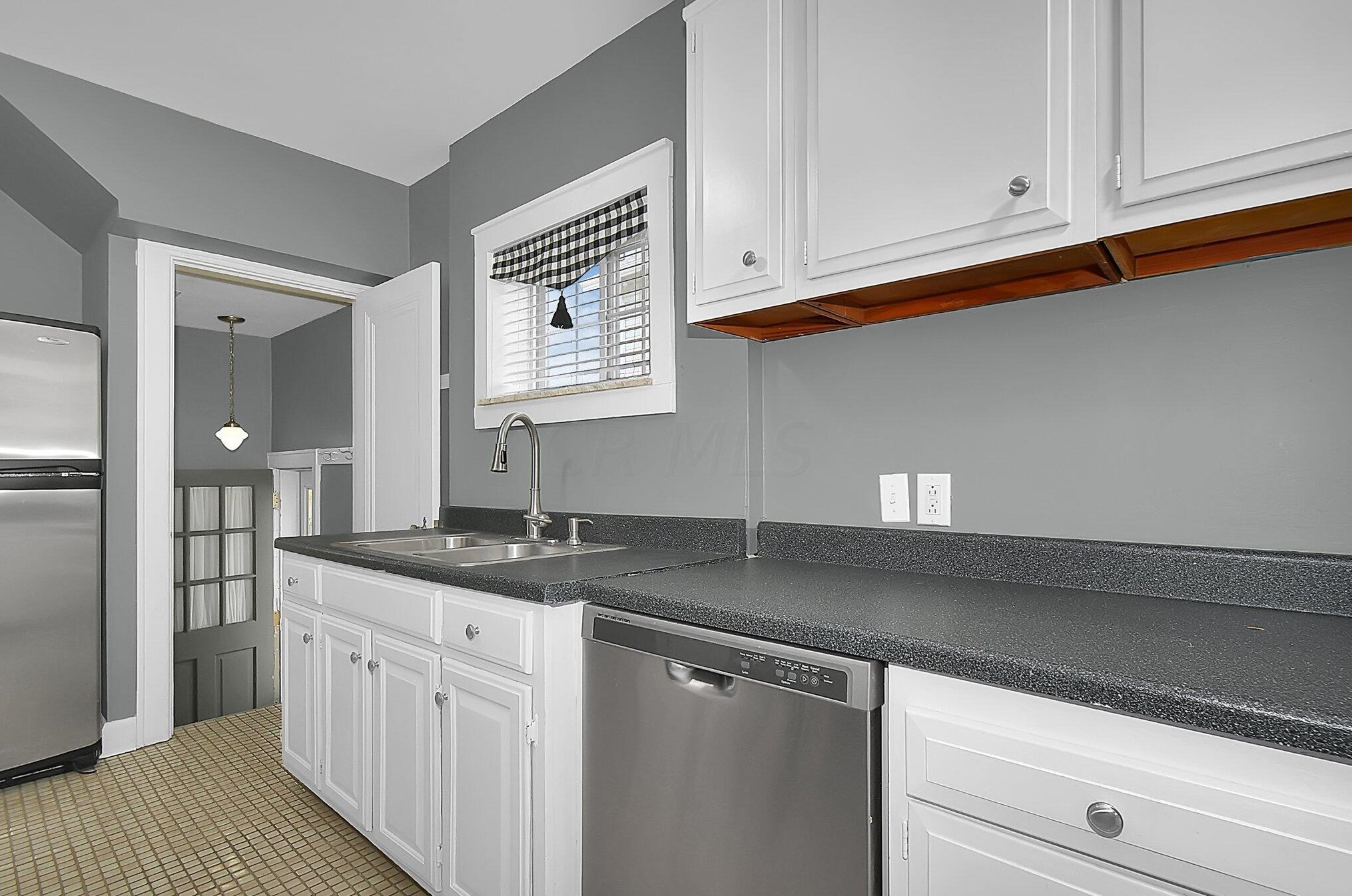 492 Hilltonia Ave, Columbus OH 43223-1611 exterior