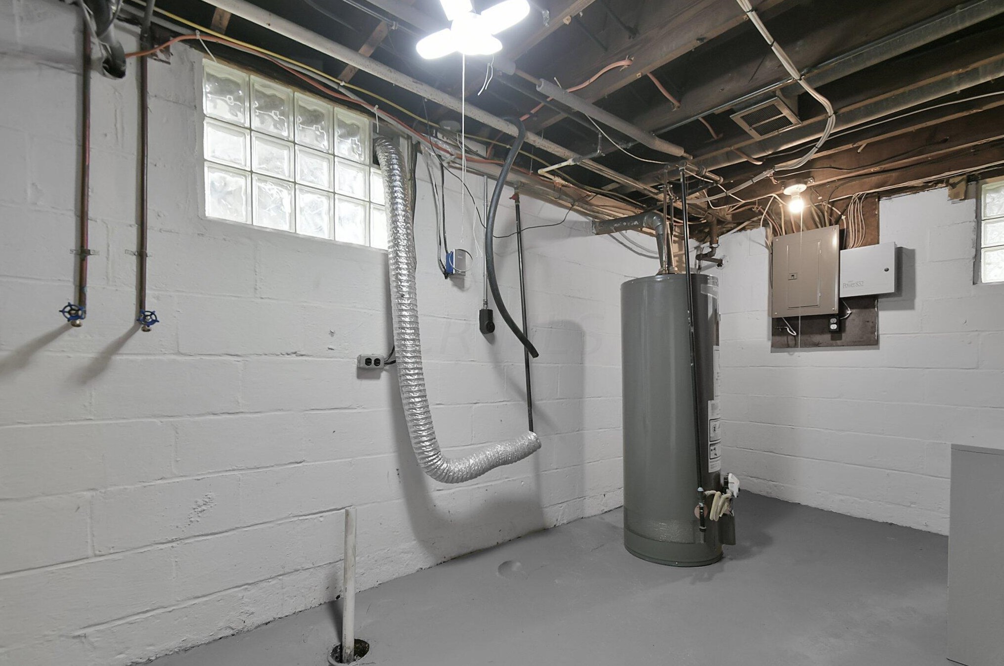 492 Hilltonia Ave, Columbus OH 43223-1611 exterior