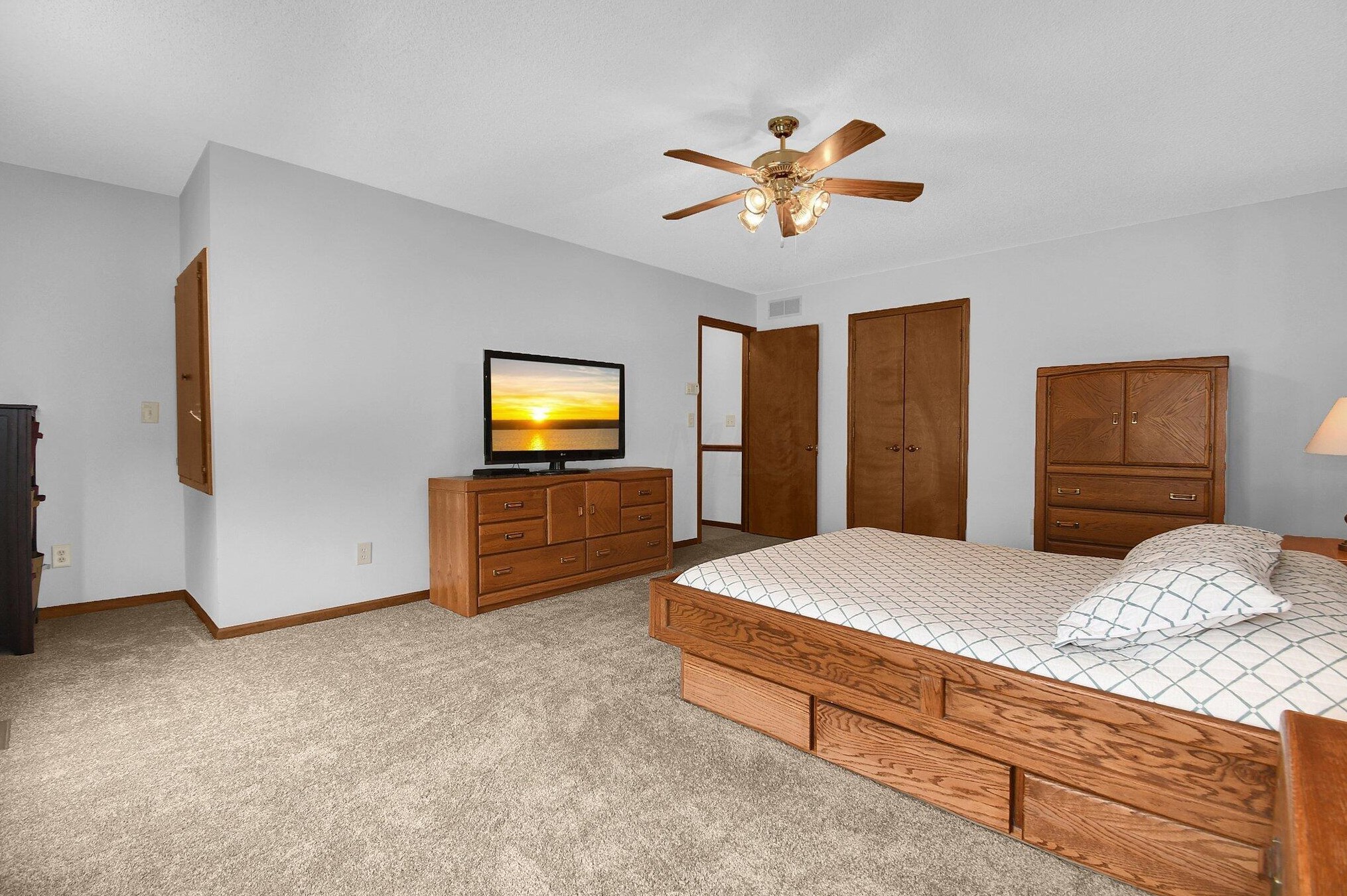 1189 Leicester Pl, Columbus OH 43235-2181 exterior