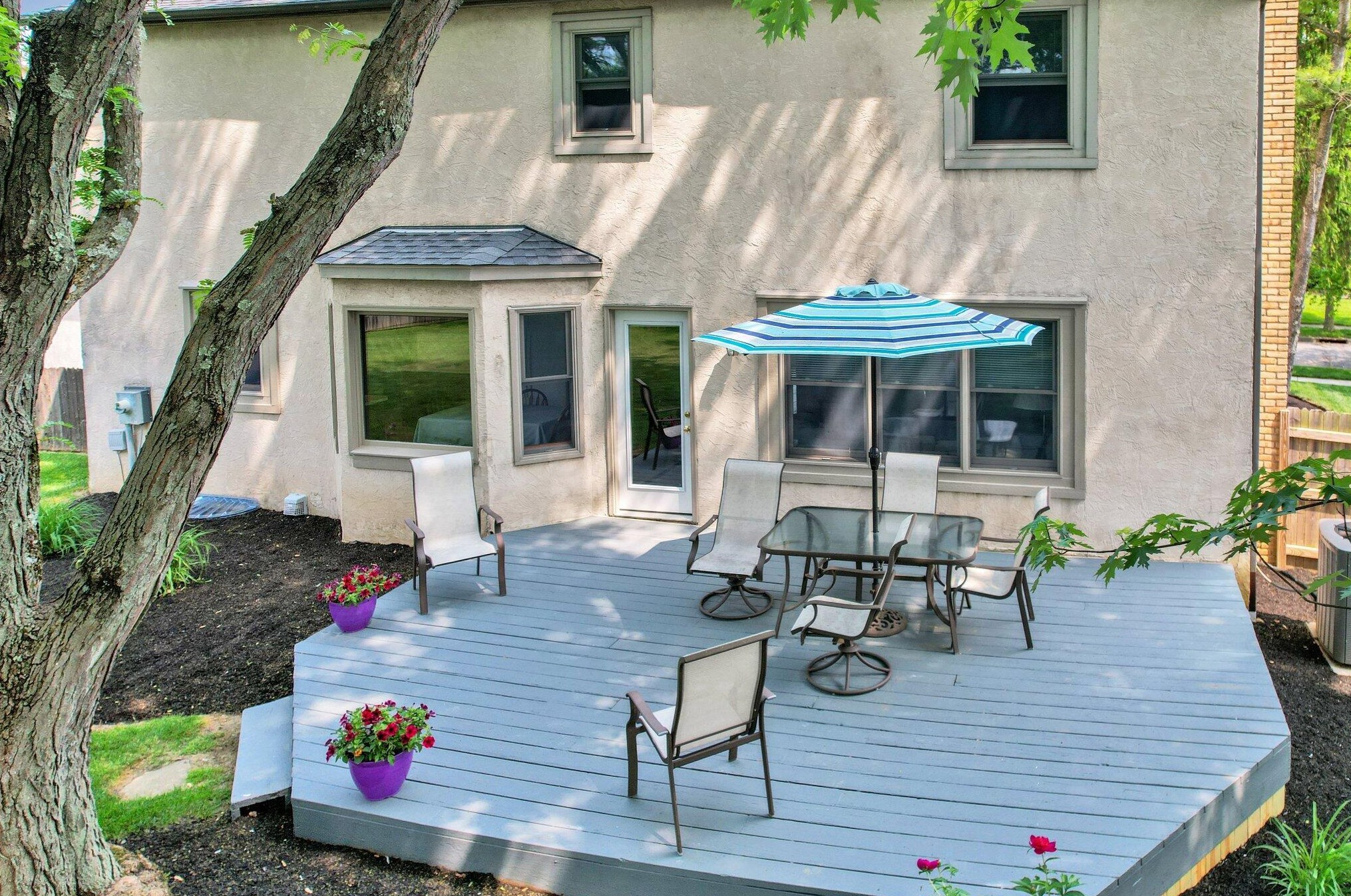 1189 Leicester Pl, Columbus OH 43235-2181 exterior