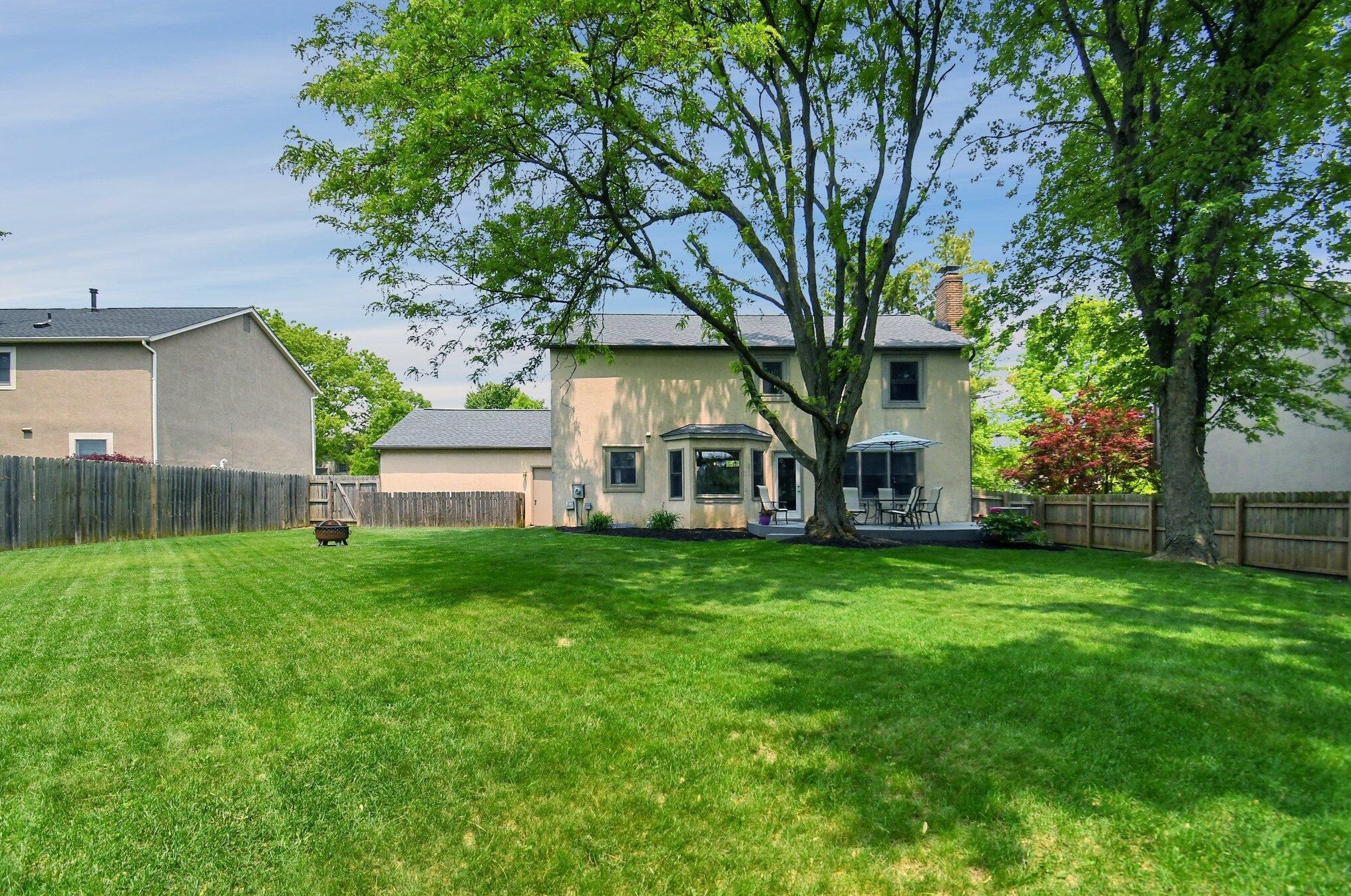 1189 Leicester Pl, Columbus OH 43235-2181 exterior