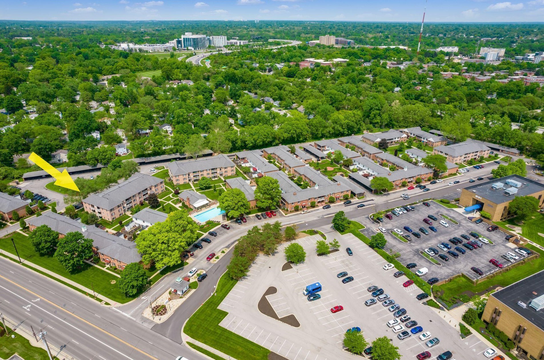 991 Manor Ln, Columbus OH 43221-2460 exterior