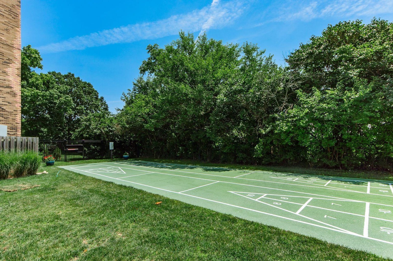 1000 Urlin Ave, Columbus OH  43212-3300 exterior