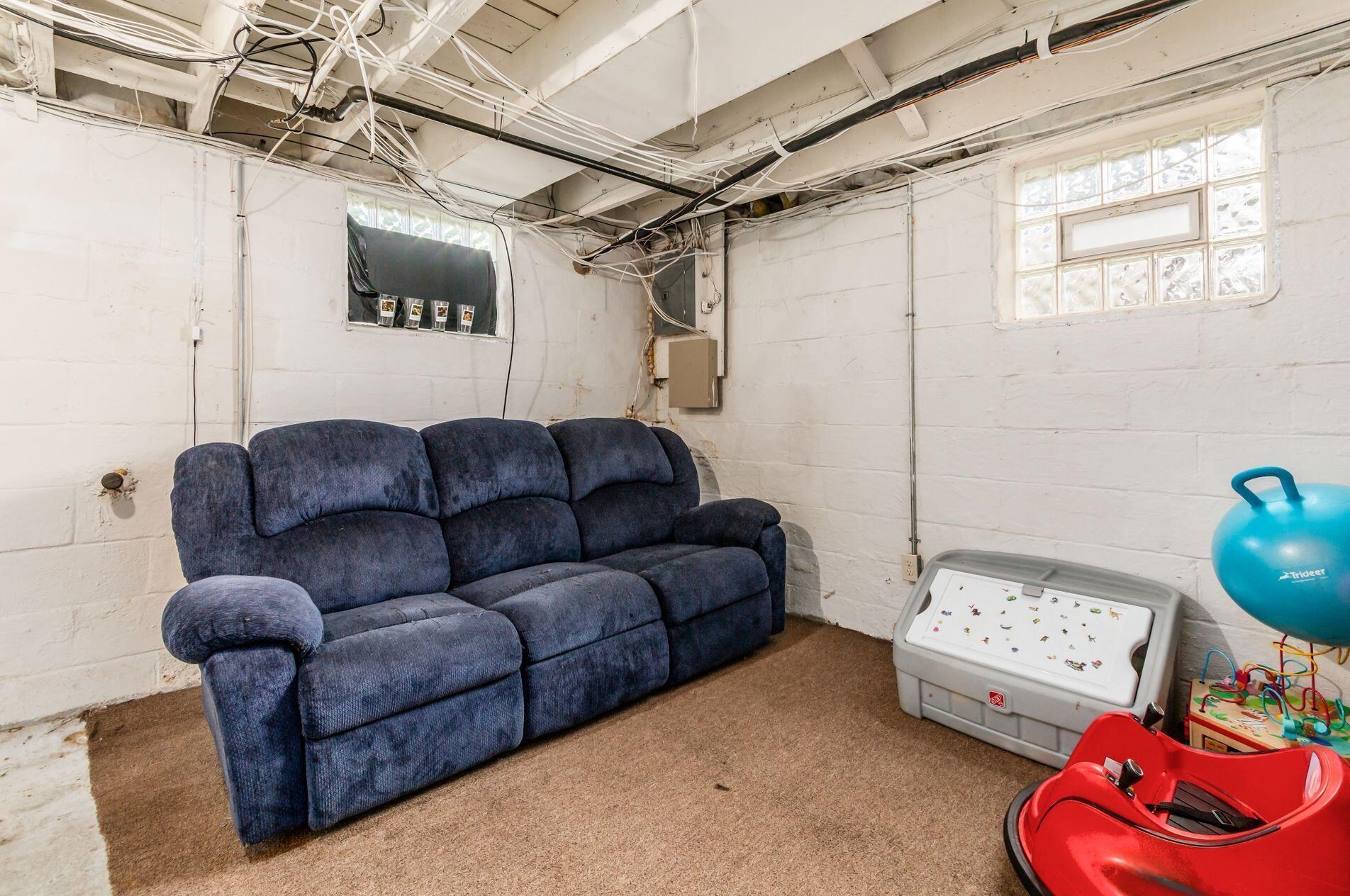 655 Hilltonia Ave, Columbus OH 43223-1703 exterior