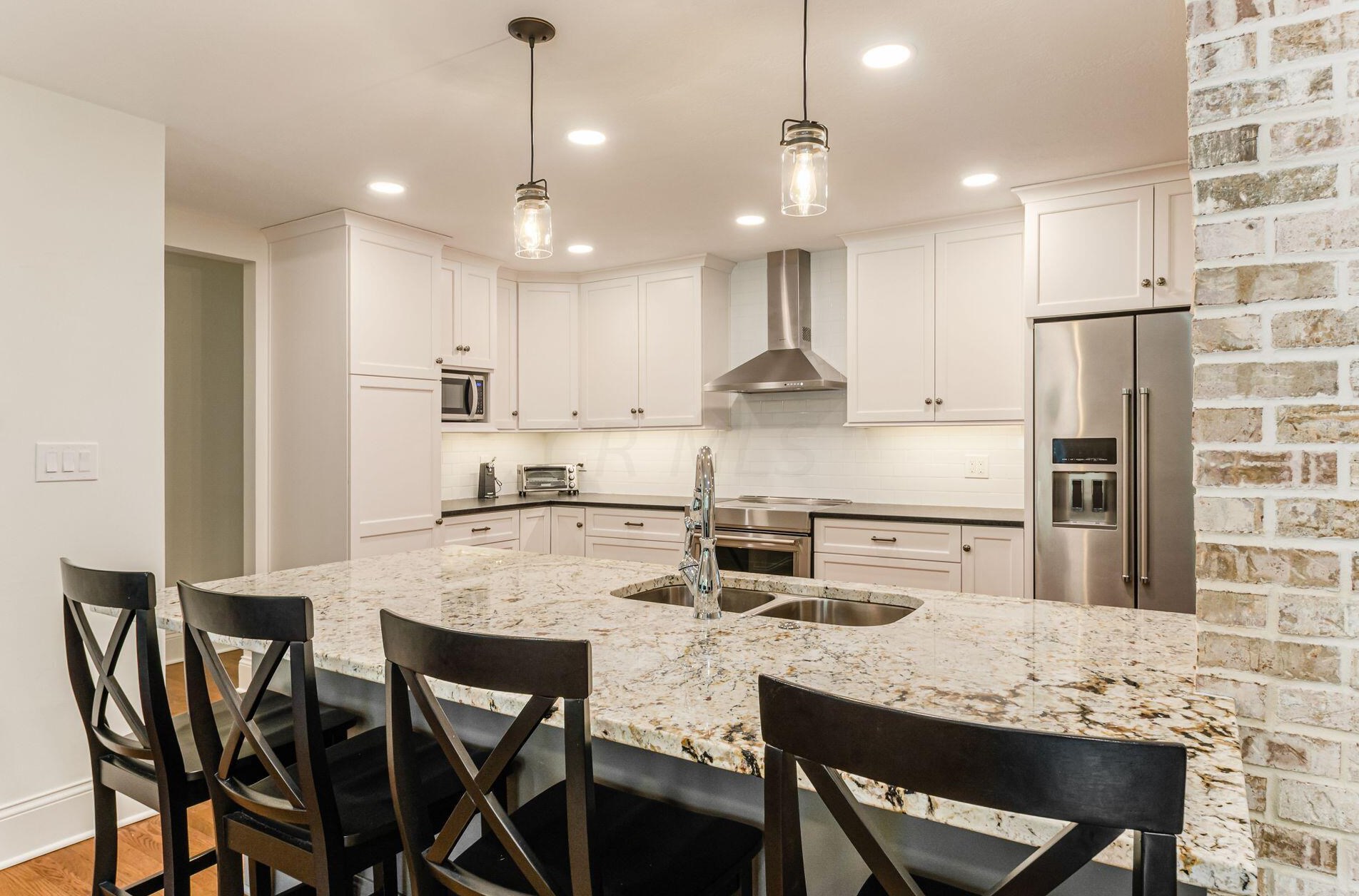 549 Columbia Ave, Columbus OH 43209-1005 exterior