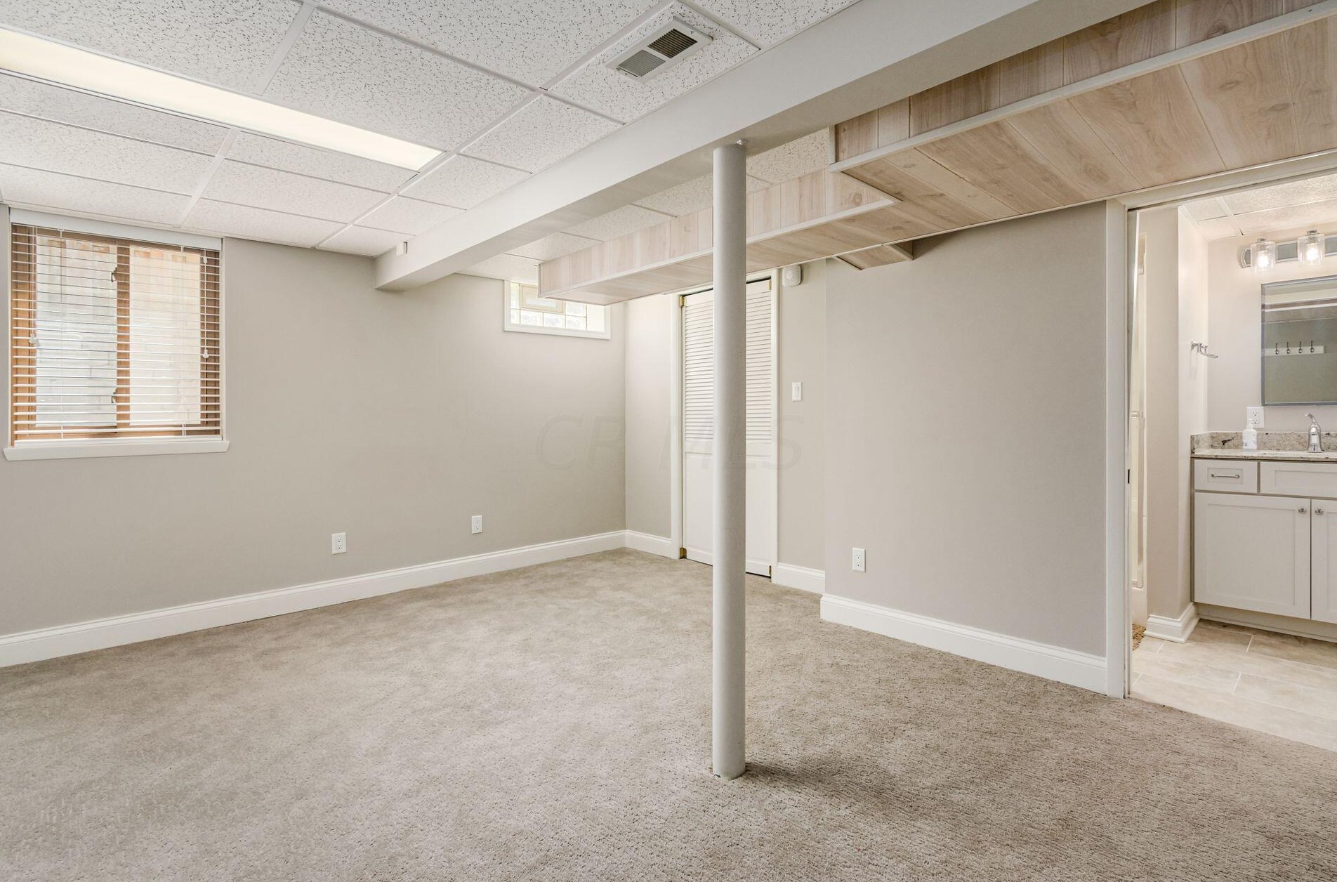 549 Columbia Ave, Columbus OH 43209-1005 exterior