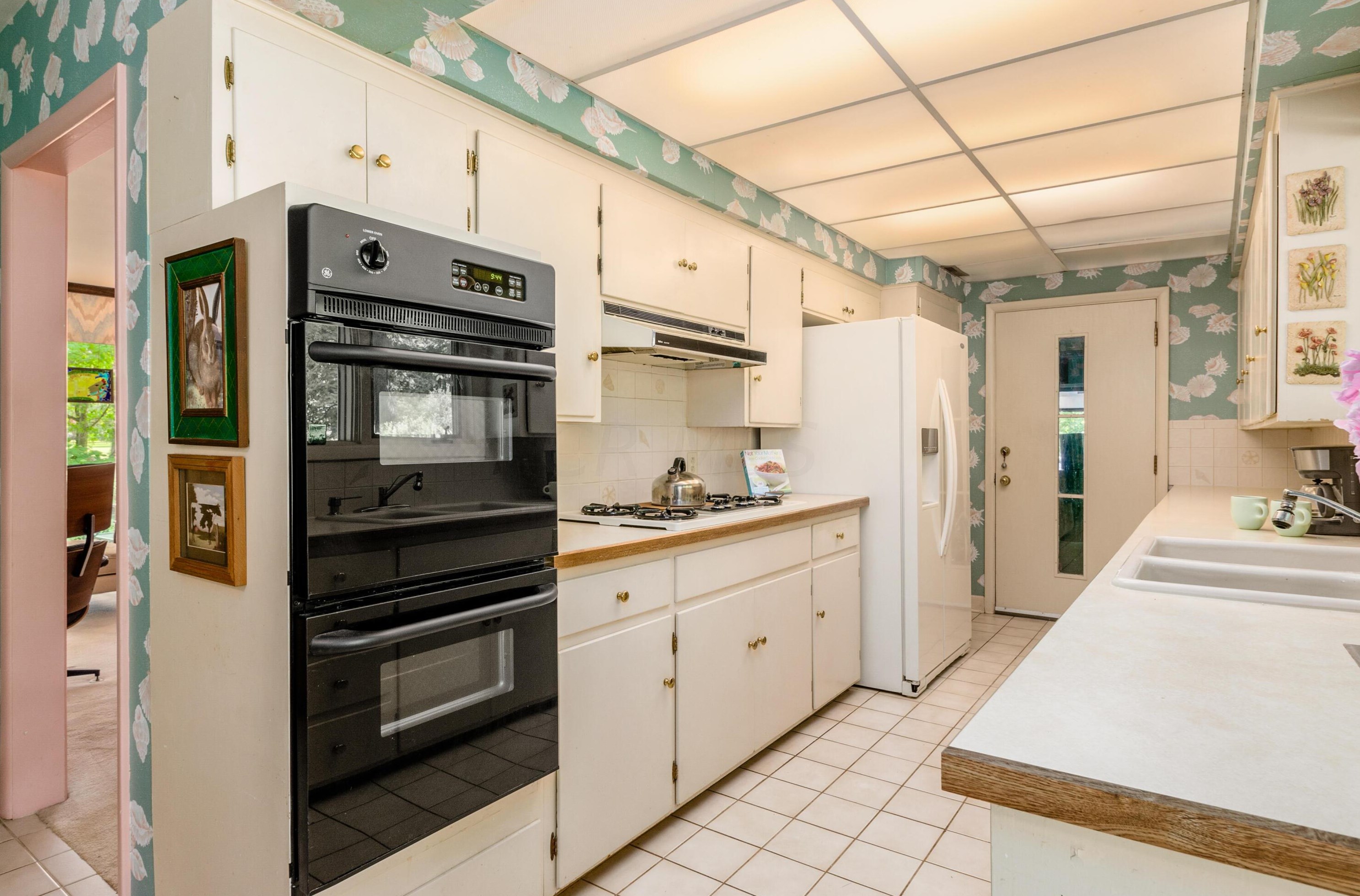 6665 Merwin Rd, Columbus OH 43235-2808 exterior