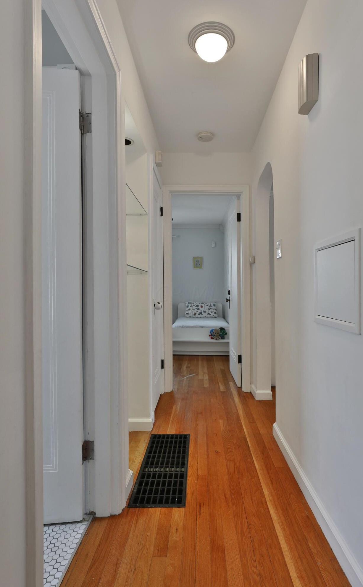 1011 Roosevelt Ave, Columbus OH 43209-1558 exterior