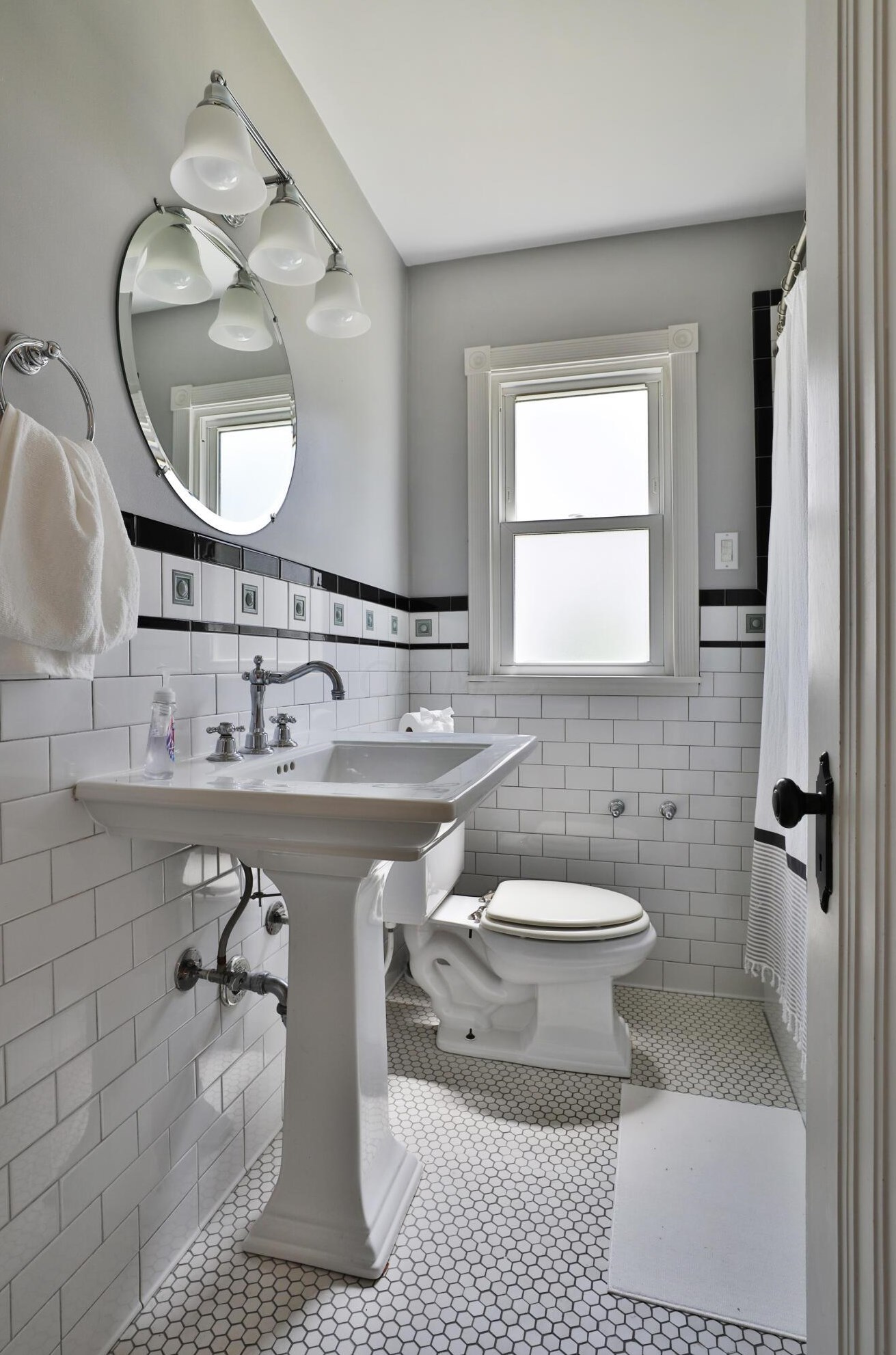 1011 Roosevelt Ave, Columbus OH 43209-1558 exterior