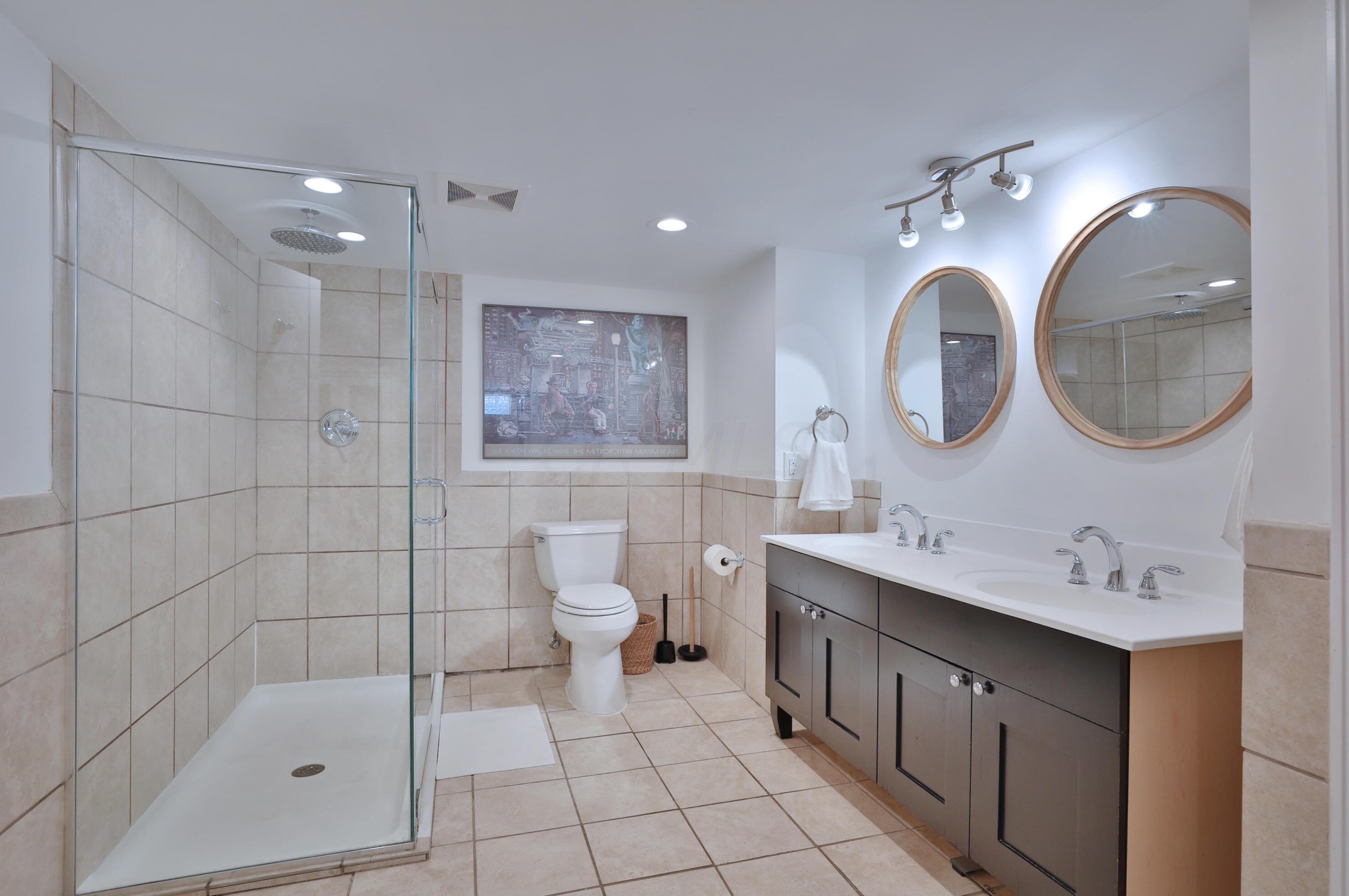 1011 Roosevelt Ave, Columbus OH 43209-1558 exterior