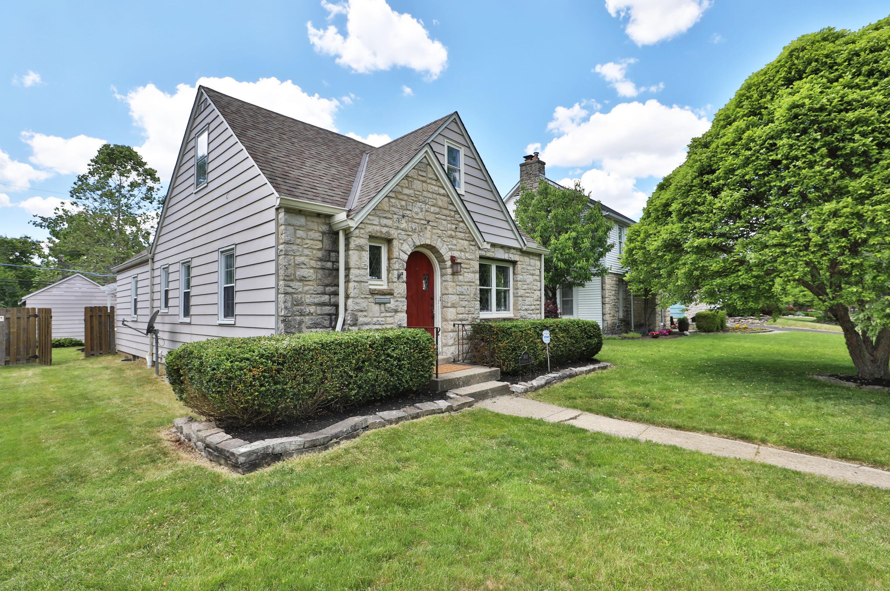 1011 Roosevelt Ave, Columbus OH 43209-1558 exterior