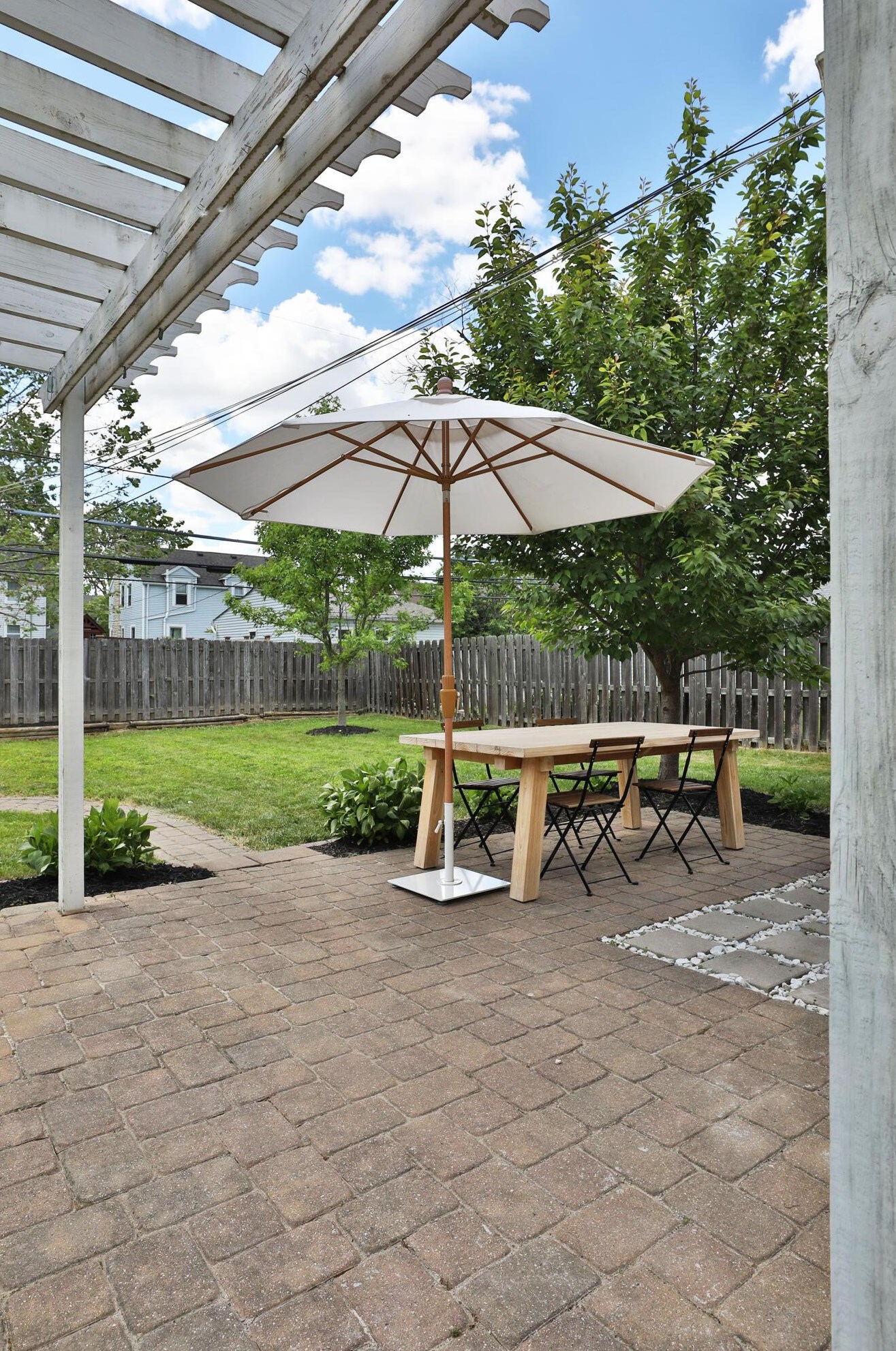 1011 Roosevelt Ave, Columbus OH 43209-1558 exterior