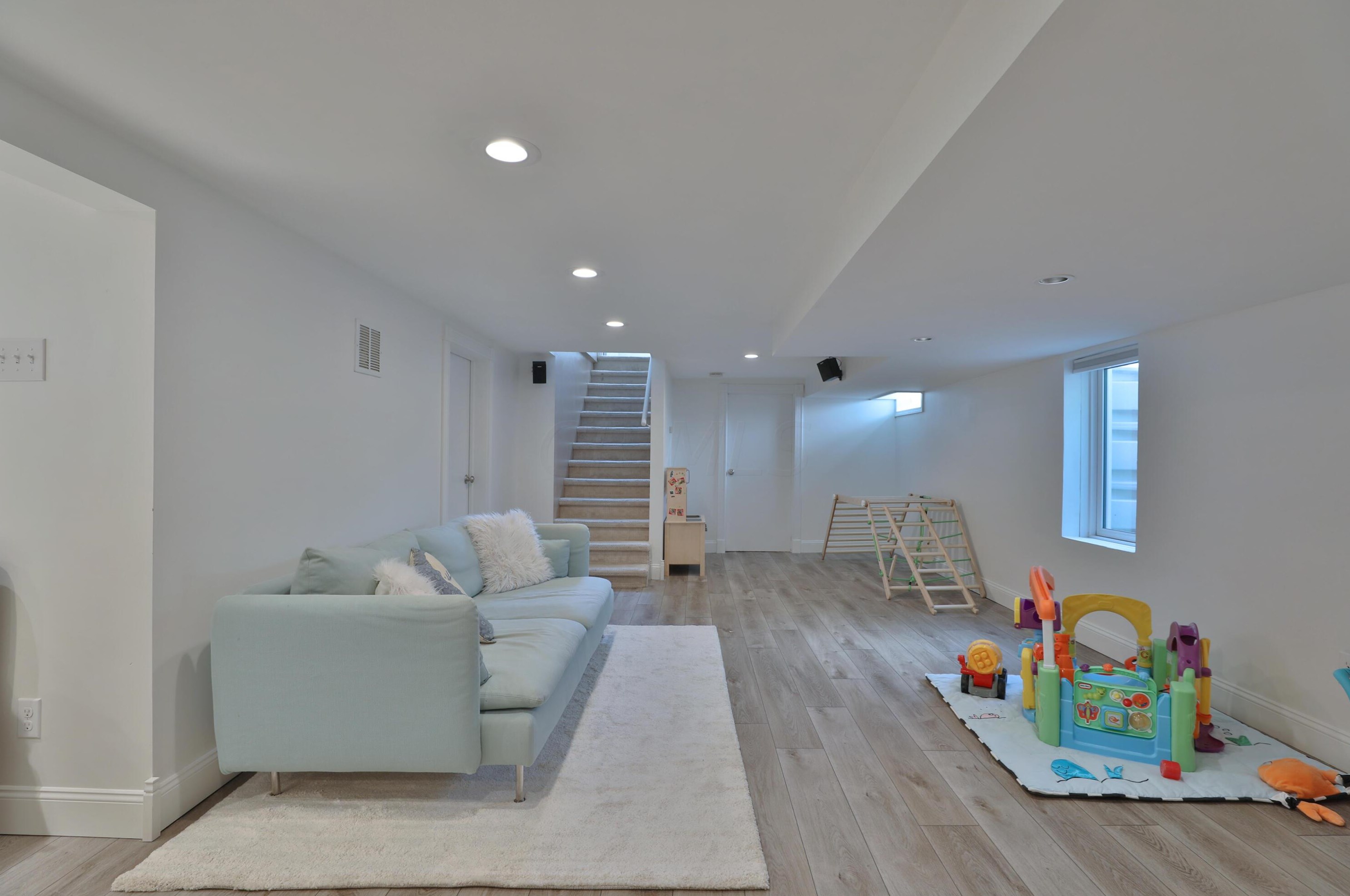 1011 Roosevelt Ave, Columbus OH 43209-1558 exterior