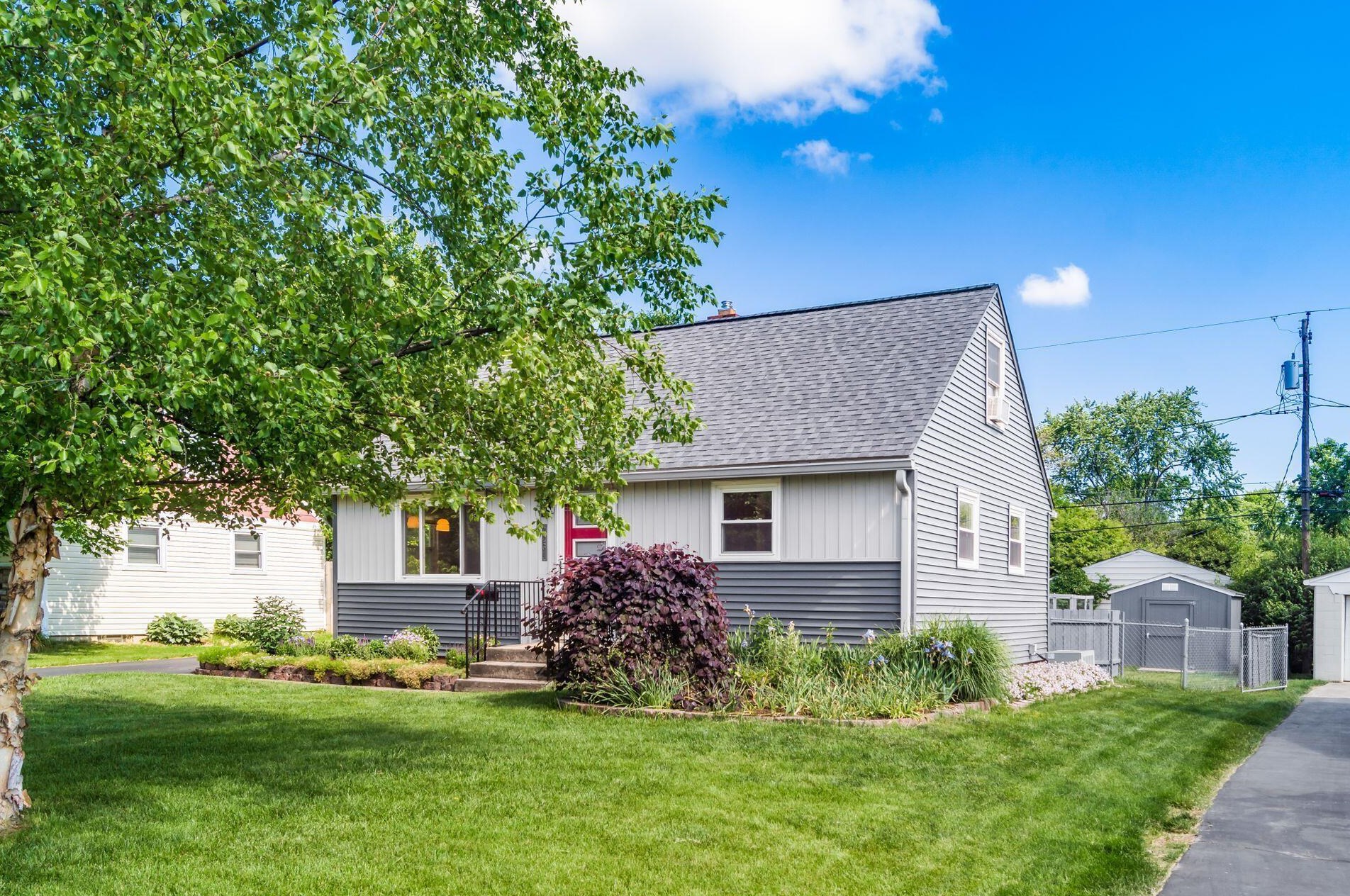 2234 Nottingham Rd, Columbus OH 43221-1149 exterior