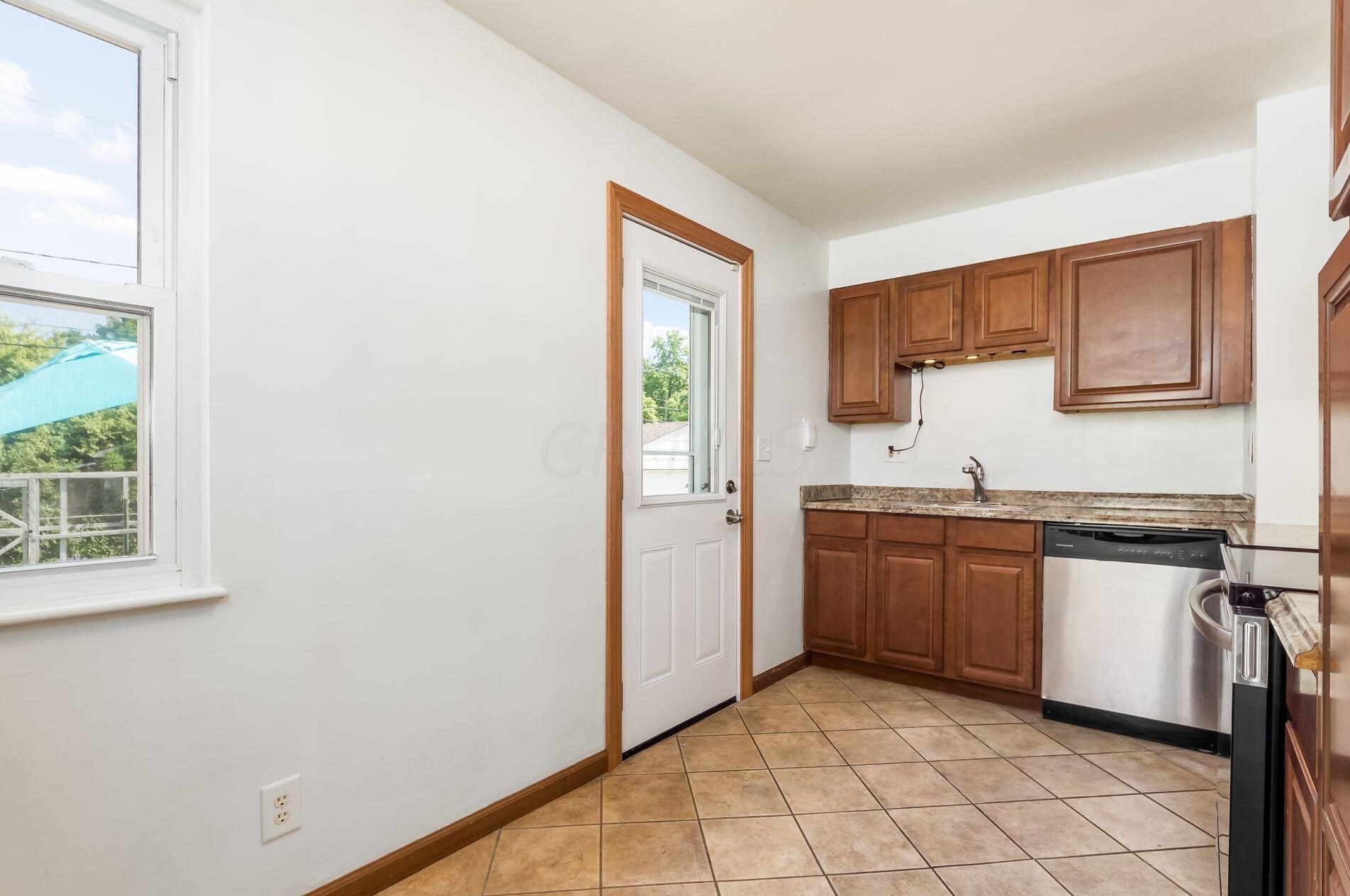 2234 Nottingham Rd, Columbus OH 43221-1149 exterior