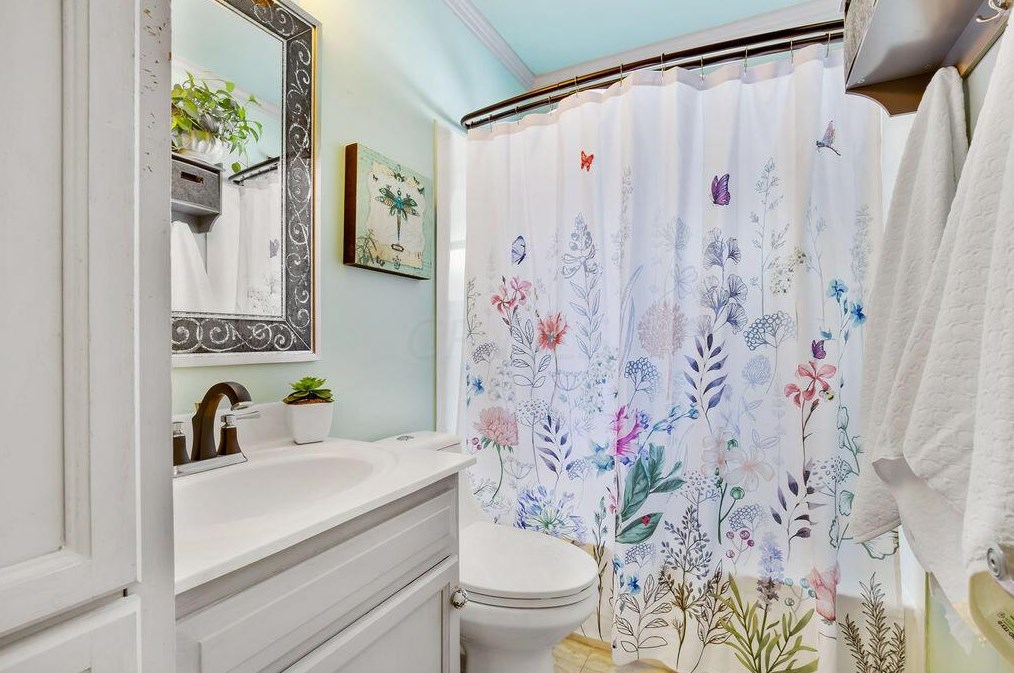 1300 Lenore Ave, Columbus OH 43224-3358 exterior