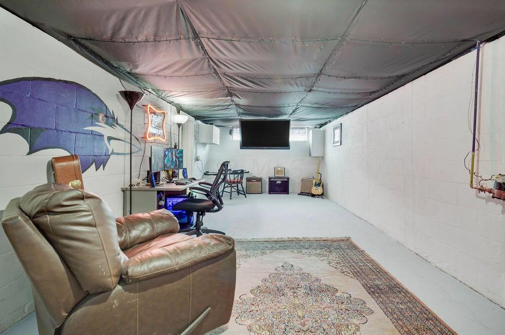 1300 Lenore Ave, Columbus OH 43224-3358 exterior