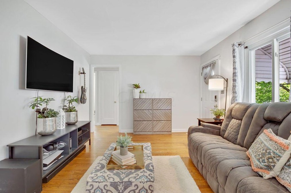 1300 Lenore Ave, Columbus OH 43224-3358 exterior