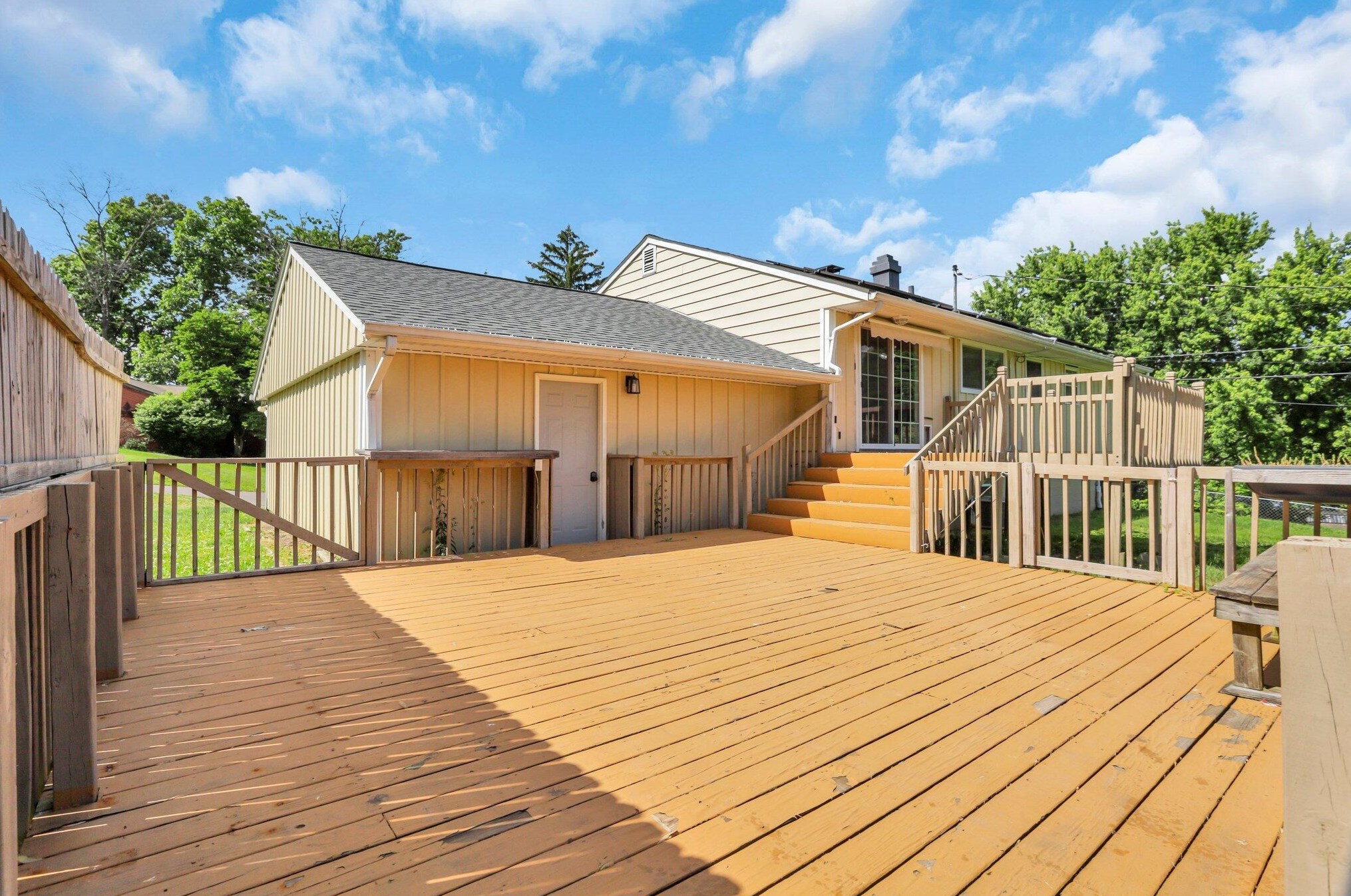 130 Alameda Ct, Lancaster OH  43130-2201 exterior