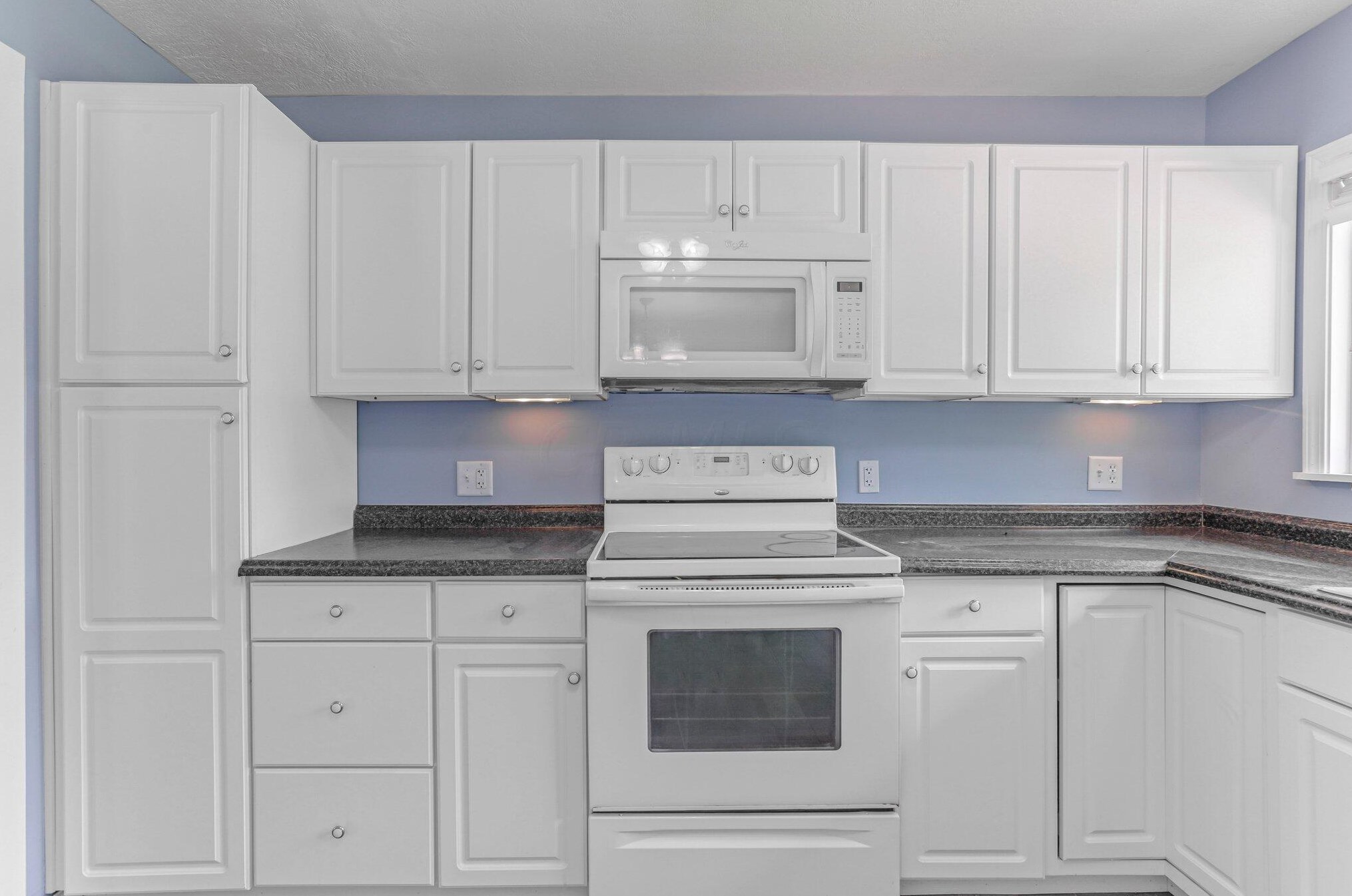 130 Alameda Ct, Lancaster OH  43130-2201 exterior