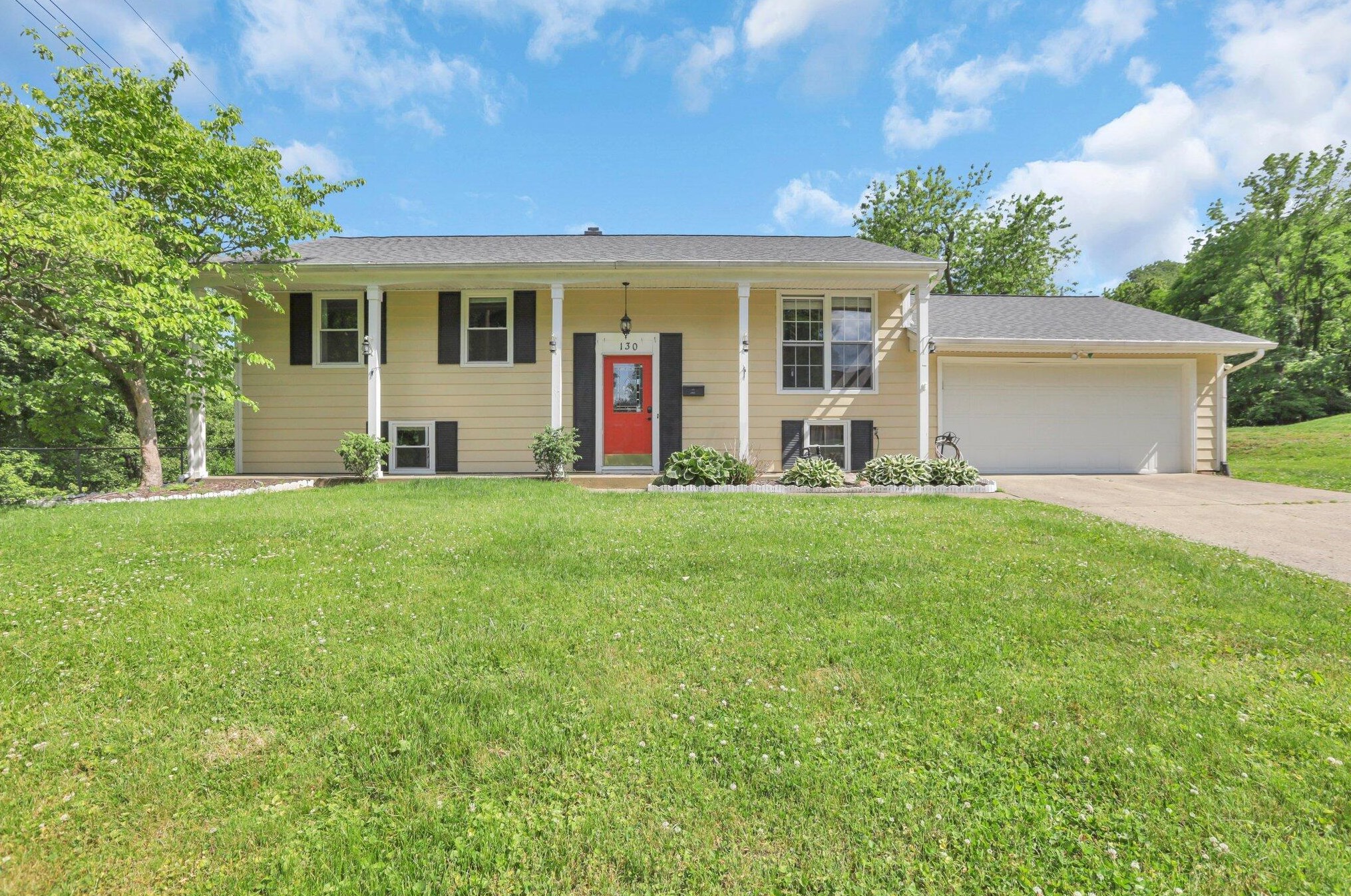 130 Alameda Ct, Lancaster OH  43130-2201 exterior