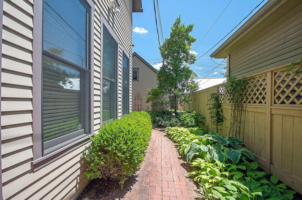 774 6 St, Columbus OH 43206-2130 exterior