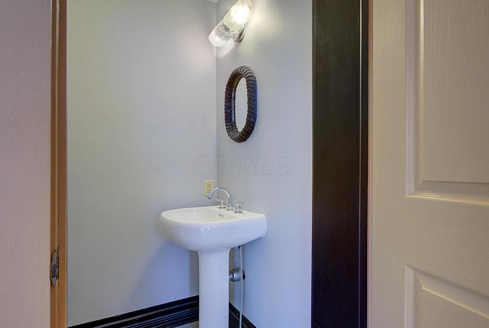 774 6 St, Columbus OH 43206-2130 exterior