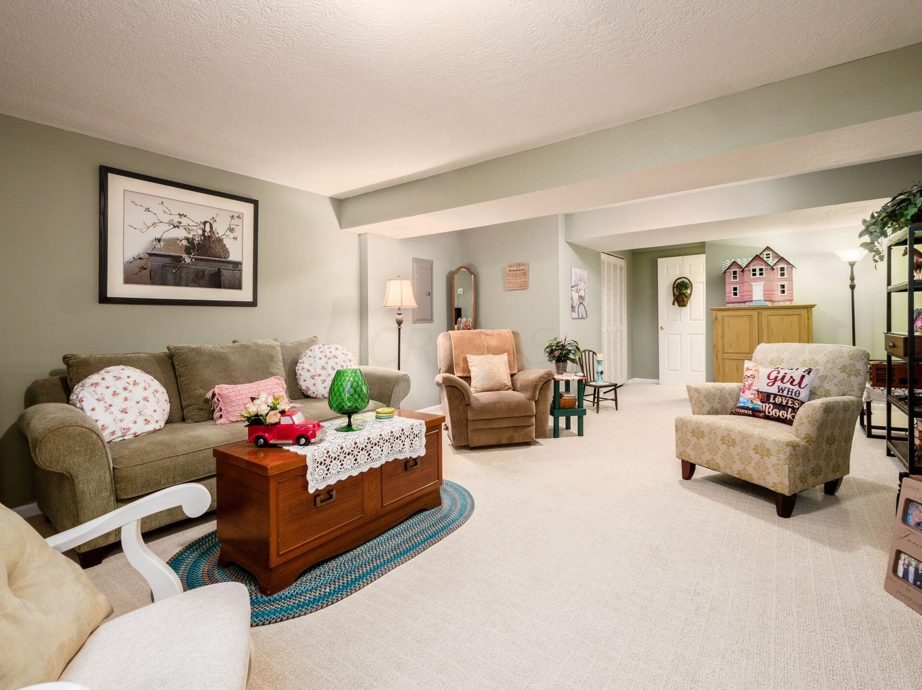 3046 Ravine Pointe Dr, Columbus OH 43231-7680 exterior