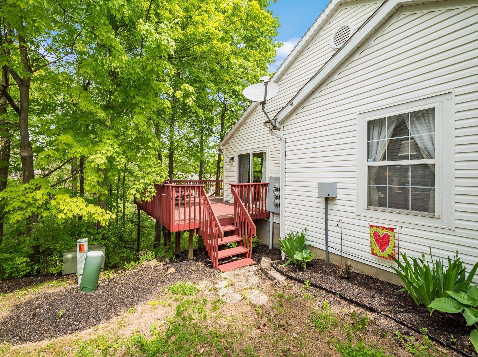 3046 Ravine Pointe Dr, Columbus OH 43231-7680 exterior