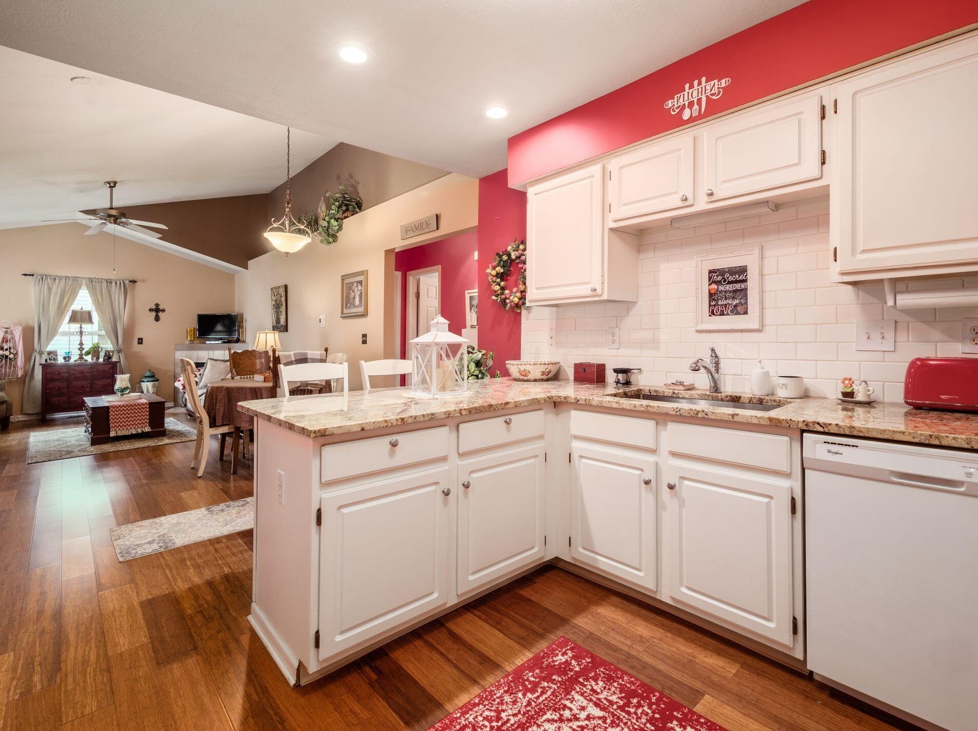 3046 Ravine Pointe Dr, Columbus OH 43231-7680 exterior