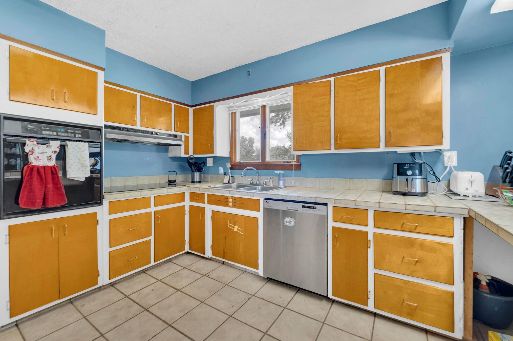 4230 Elliott Rd, Hilliard OH  43026-7648 exterior