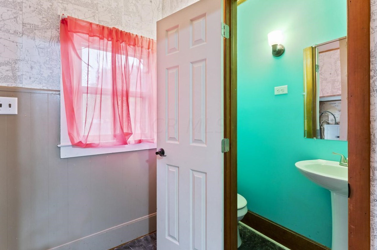 525 Maple St, Lancaster OH 43130-3125 exterior