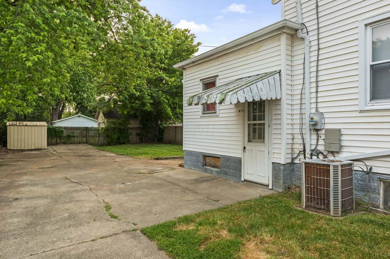 525 Maple St, Lancaster OH 43130-3125 exterior