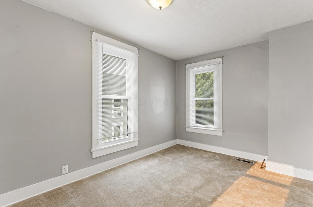 525 Maple St, Lancaster OH 43130-3125 exterior