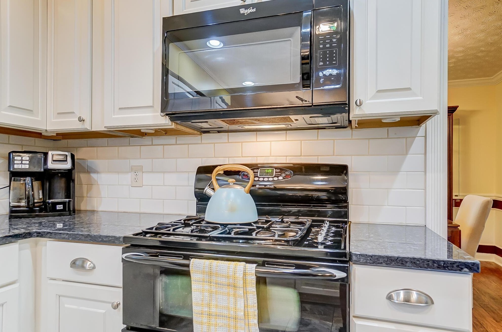 1727 Staffordshire Rd, Columbus OH 43229-2141 exterior